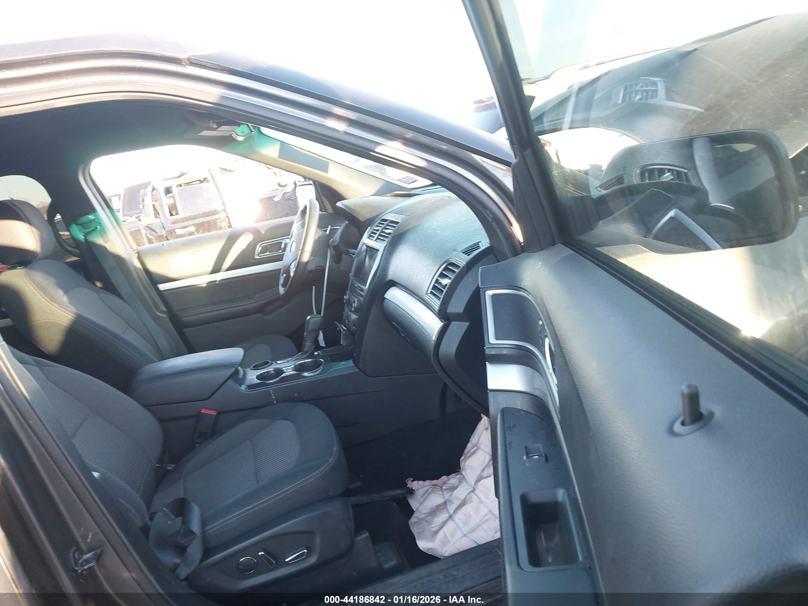 FORD EXPLORER image 5