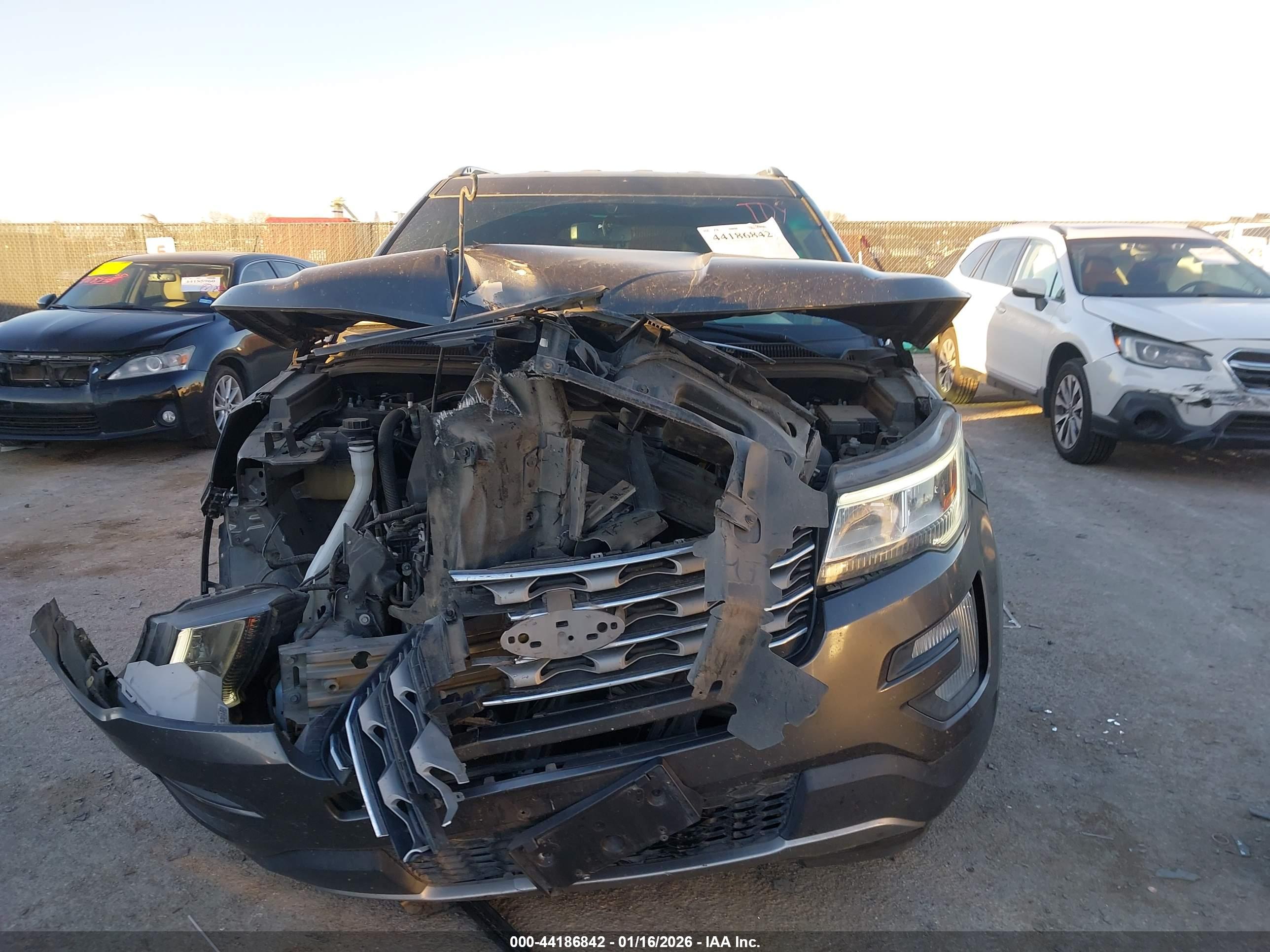 FORD EXPLORER image 6