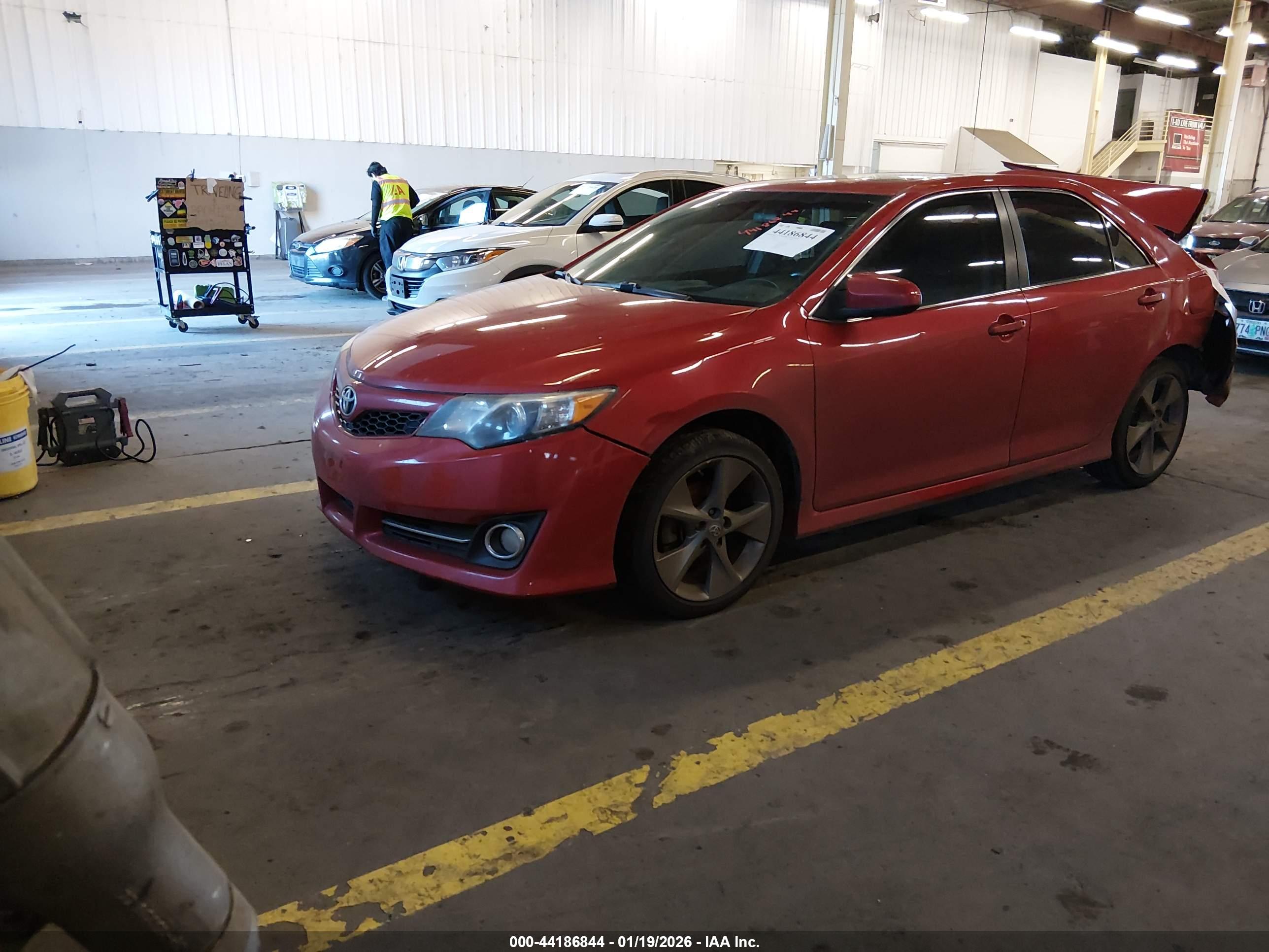 TOYOTA CAMRY image 2