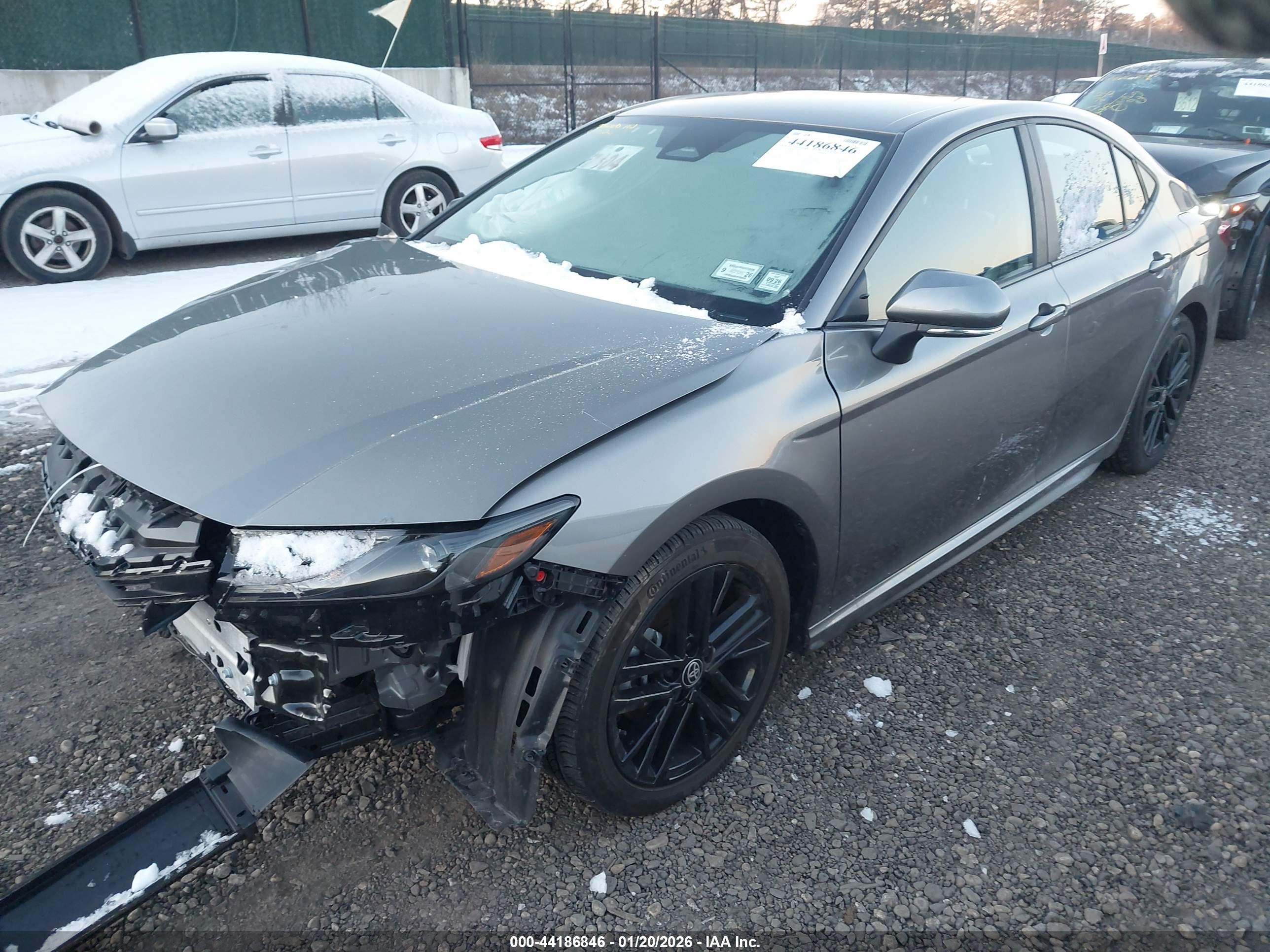 TOYOTA CAMRY image 2