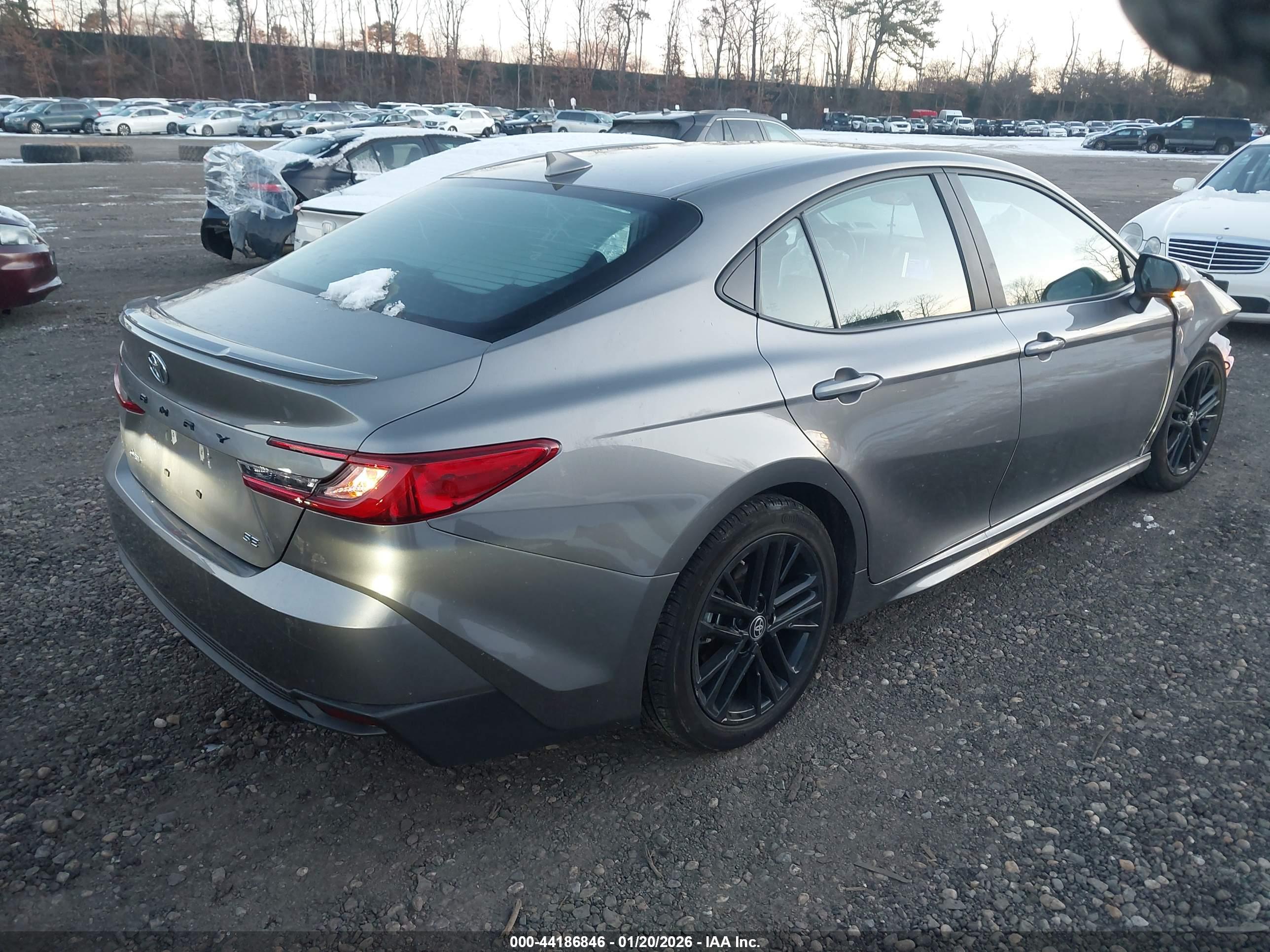 TOYOTA CAMRY image 4