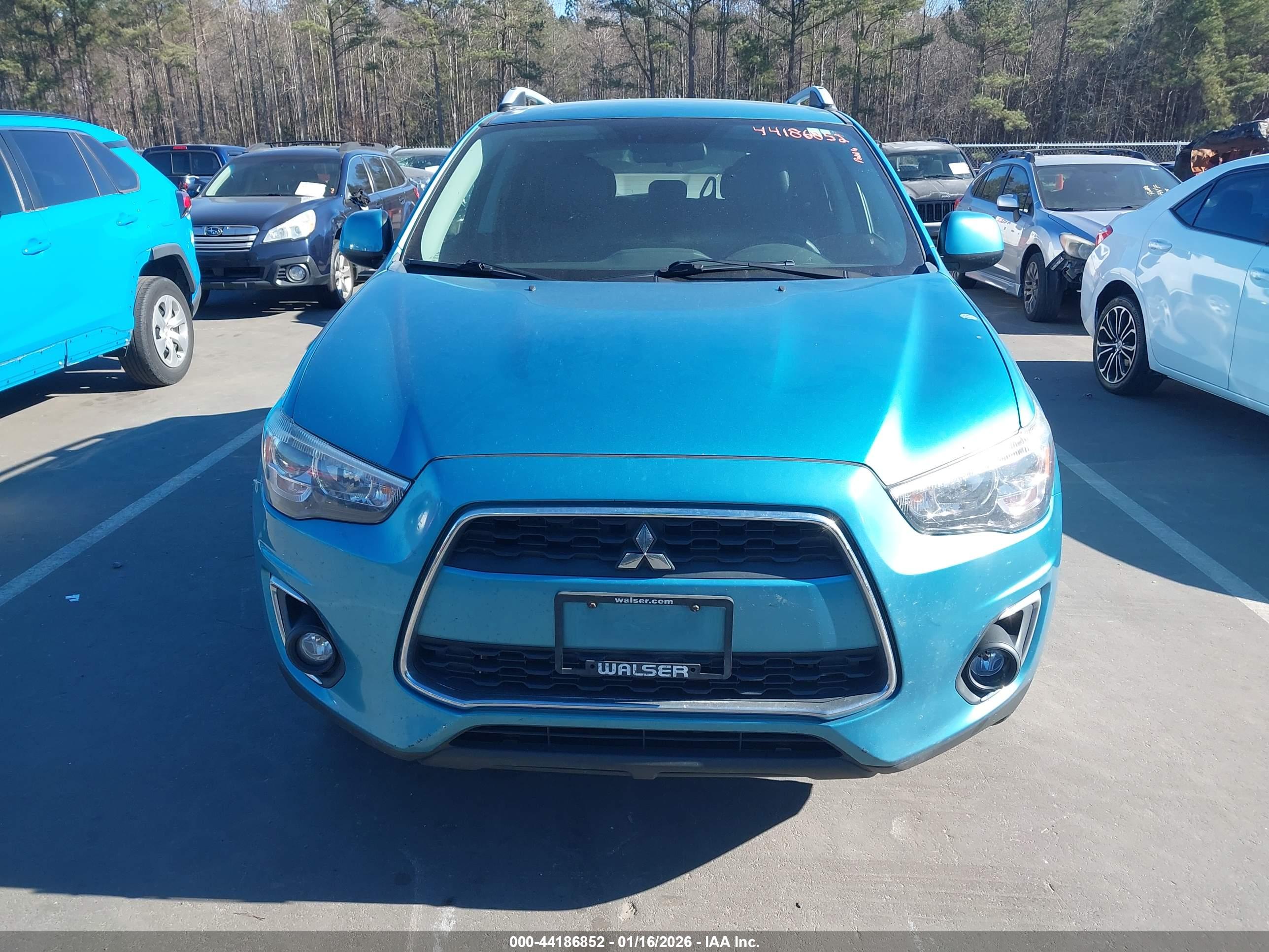 MITSUBISHI OUTLANDER image 6
