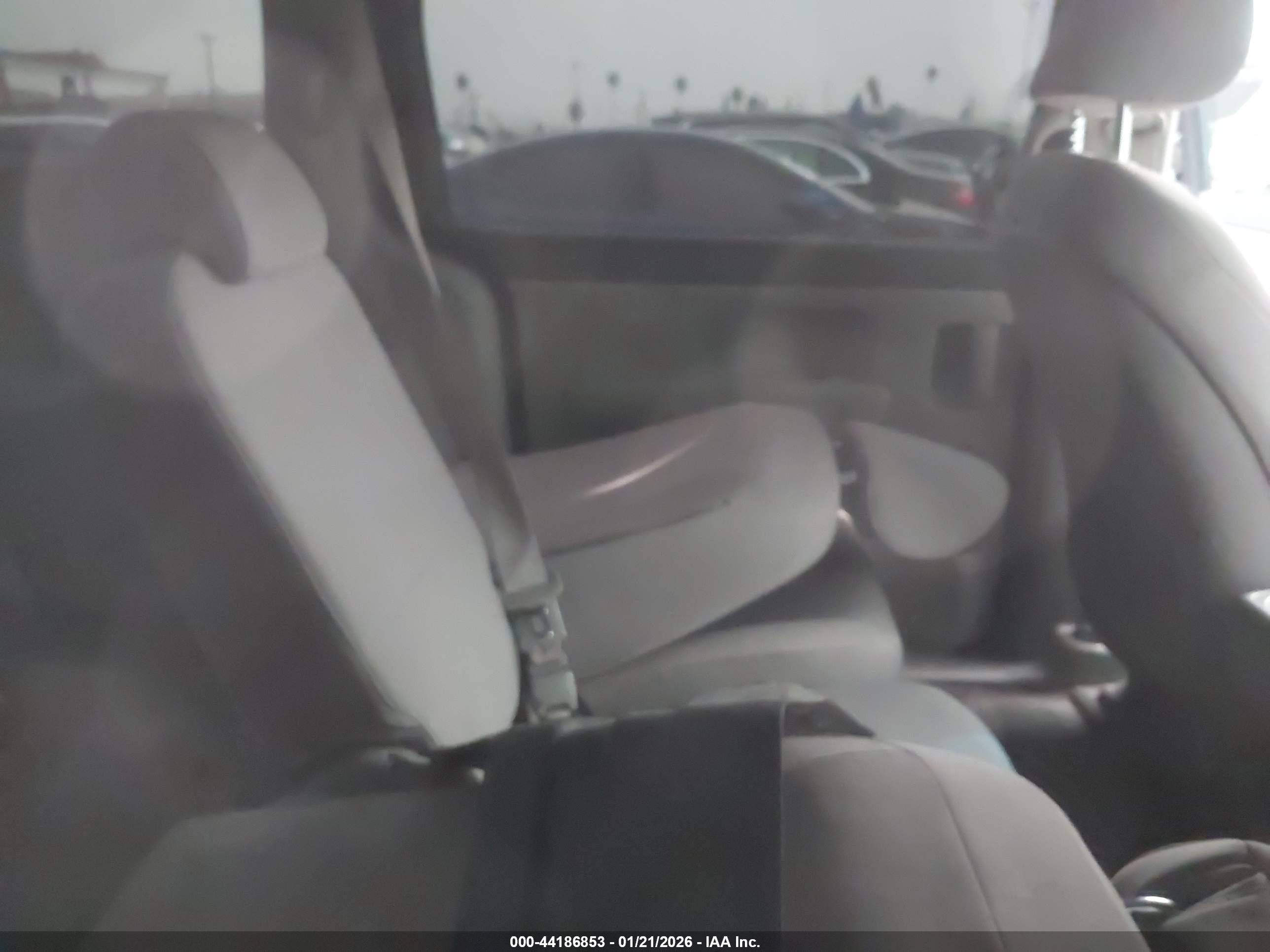 KIA SEDONA image 8