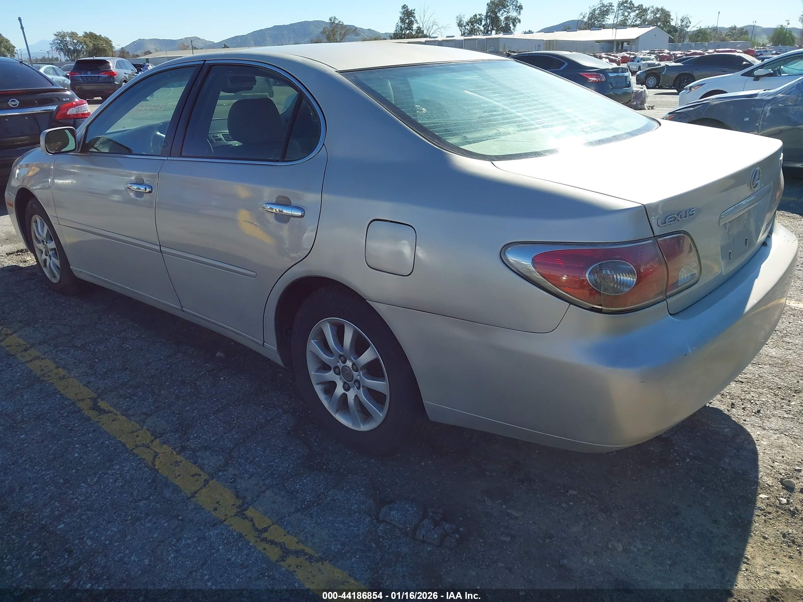 LEXUS ES image 3