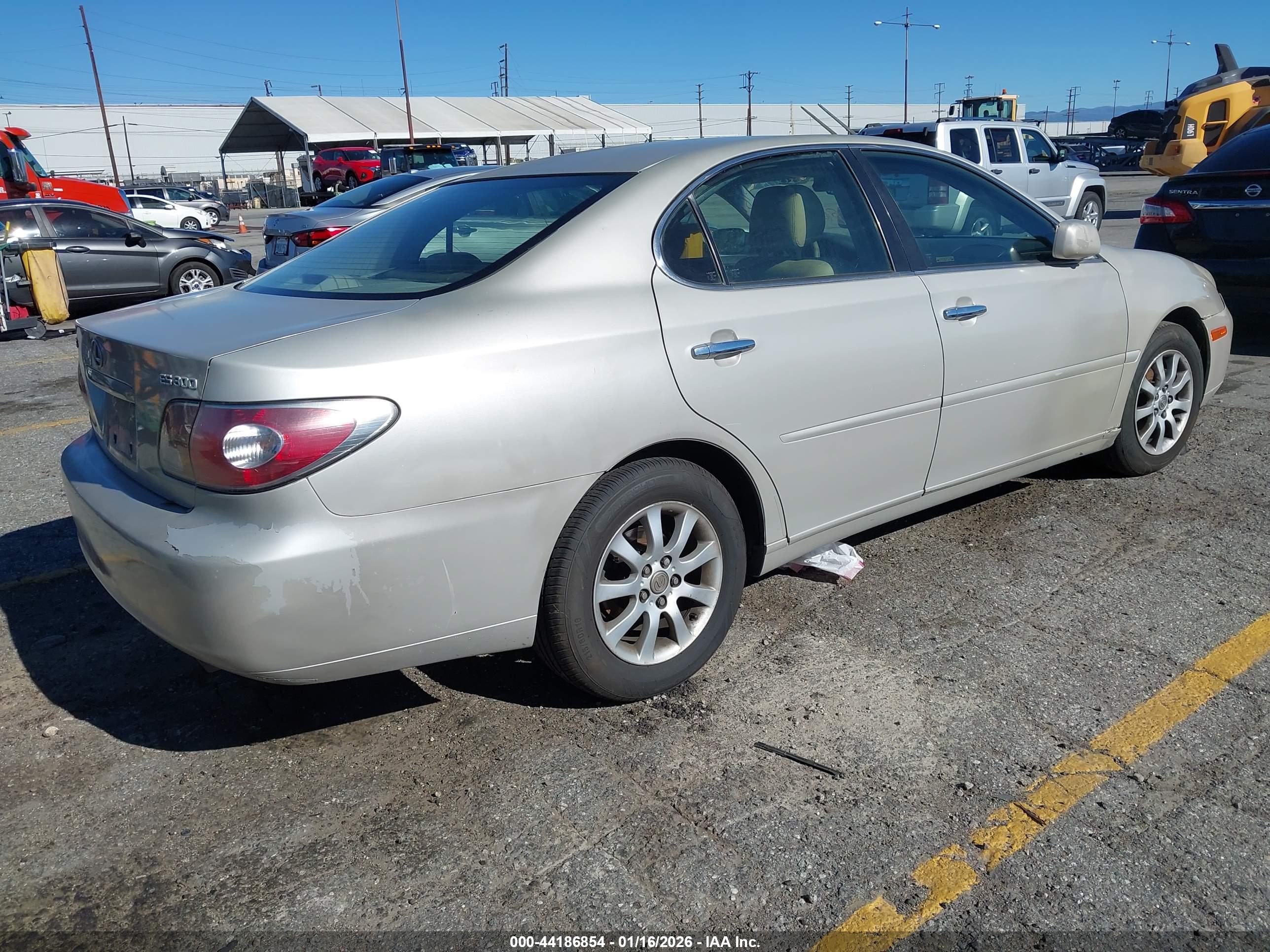 LEXUS ES image 4