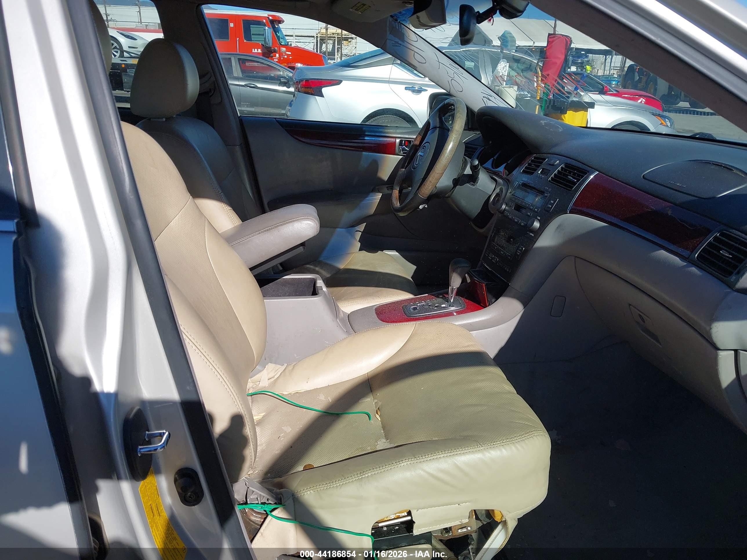 LEXUS ES image 5