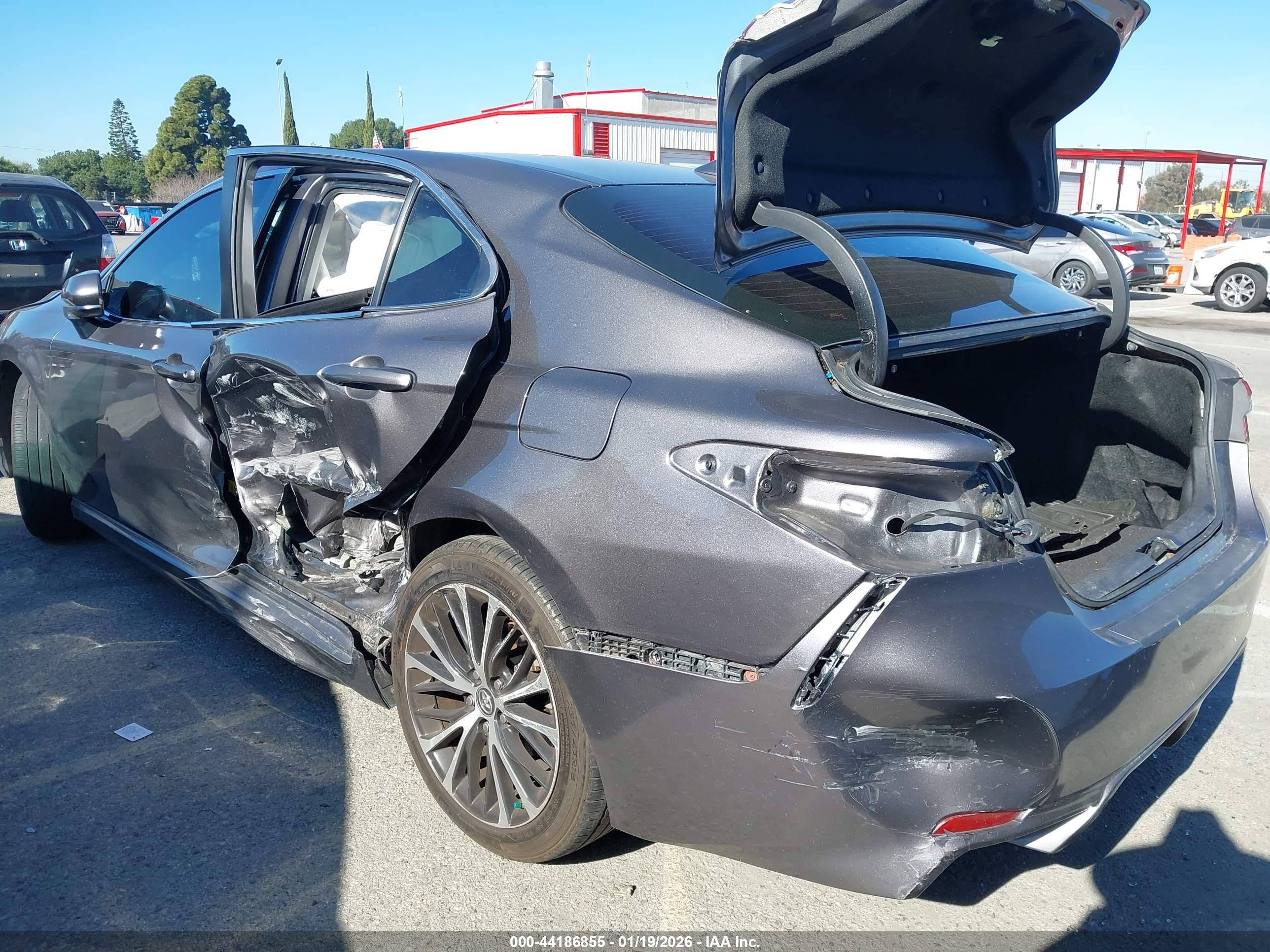 TOYOTA CAMRY image 6