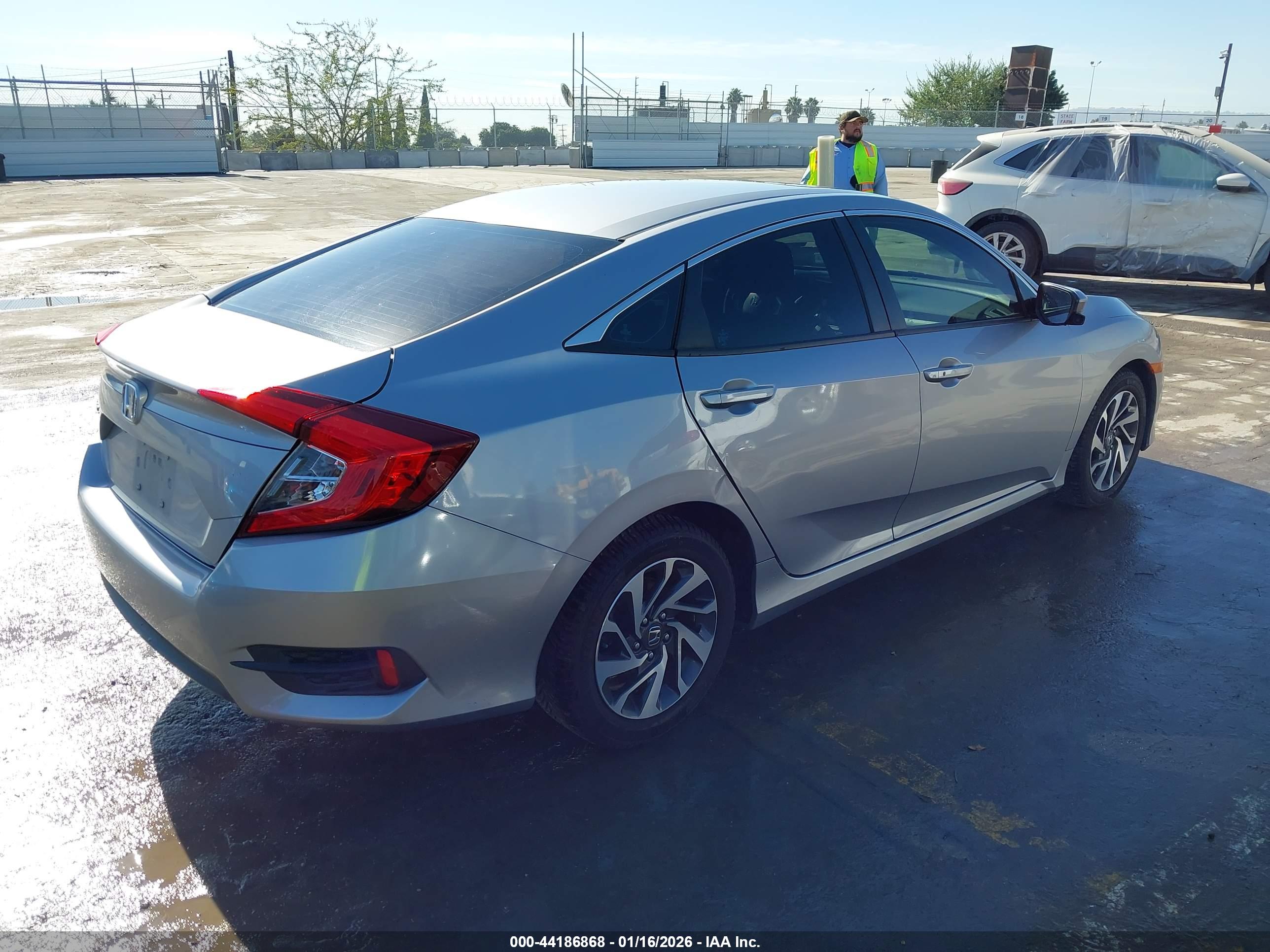 HONDA CIVIC image 4