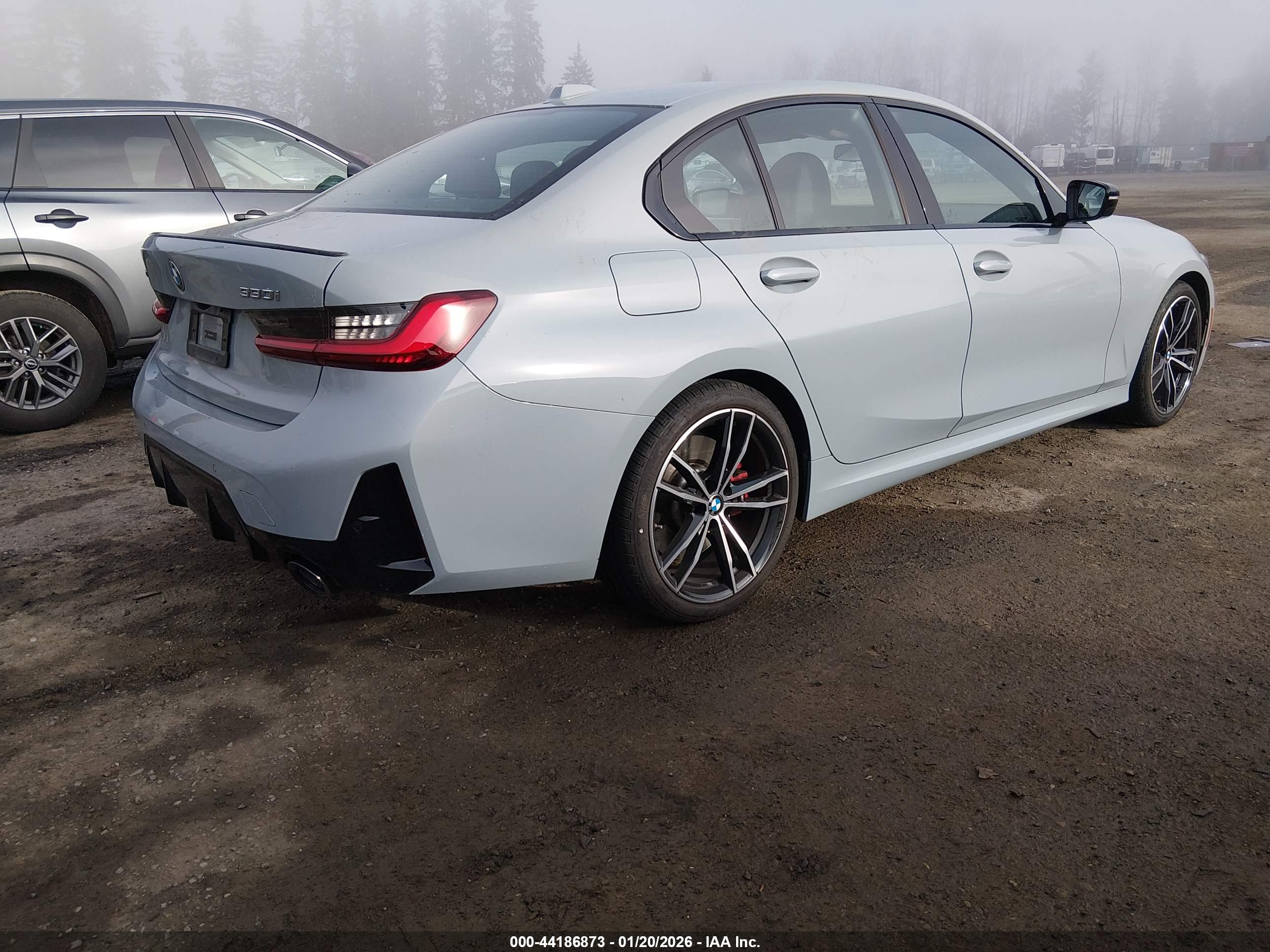 BMW 330I image 4