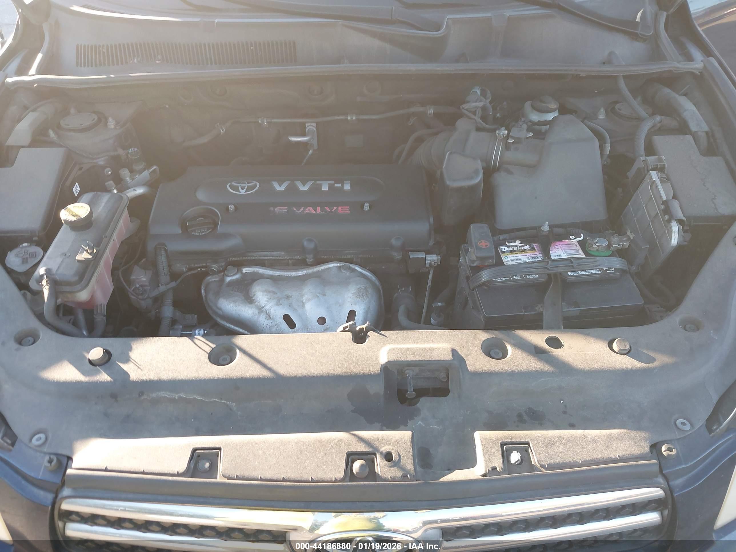 TOYOTA RAV4 image 10