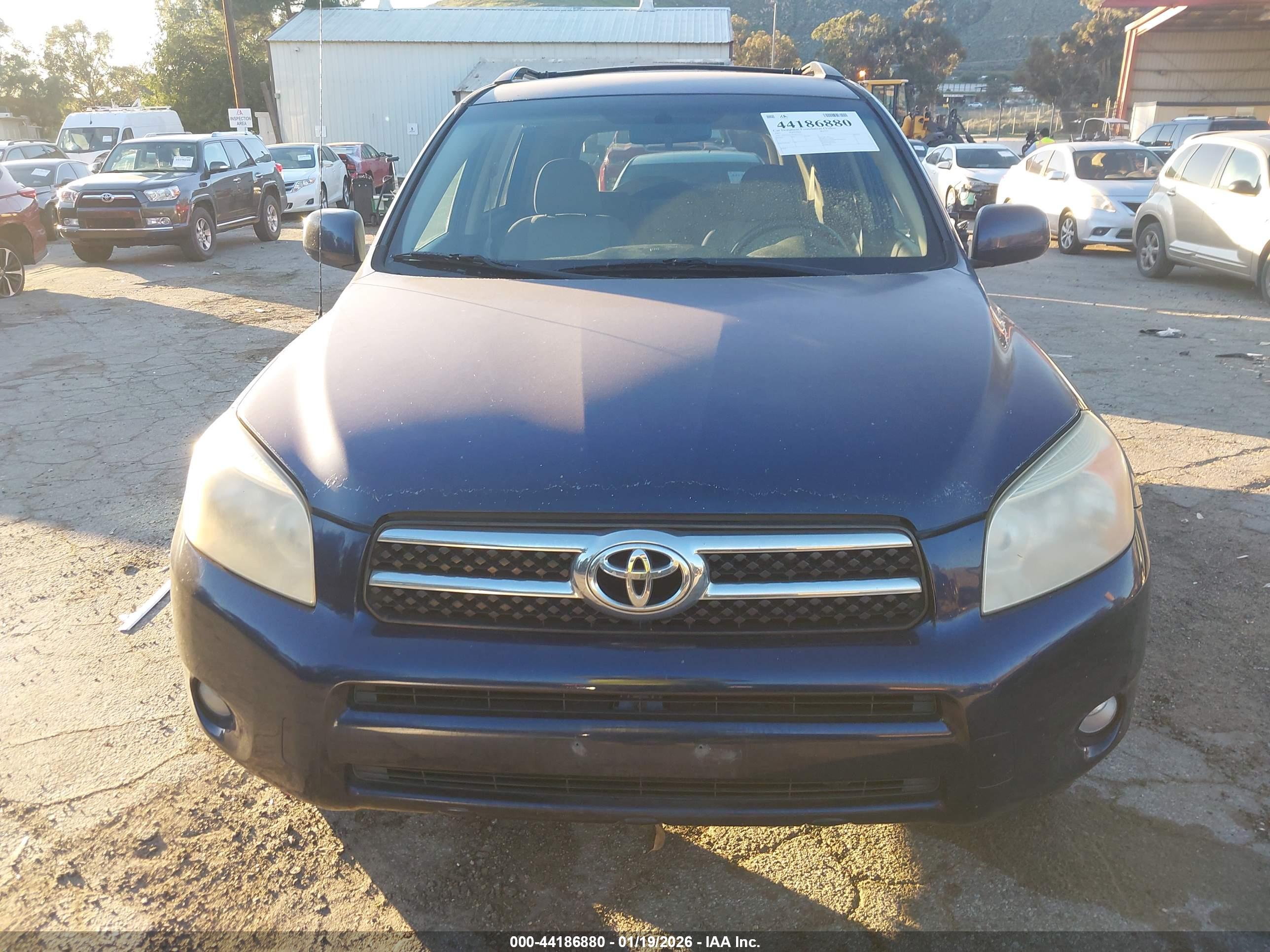 TOYOTA RAV4 image 6