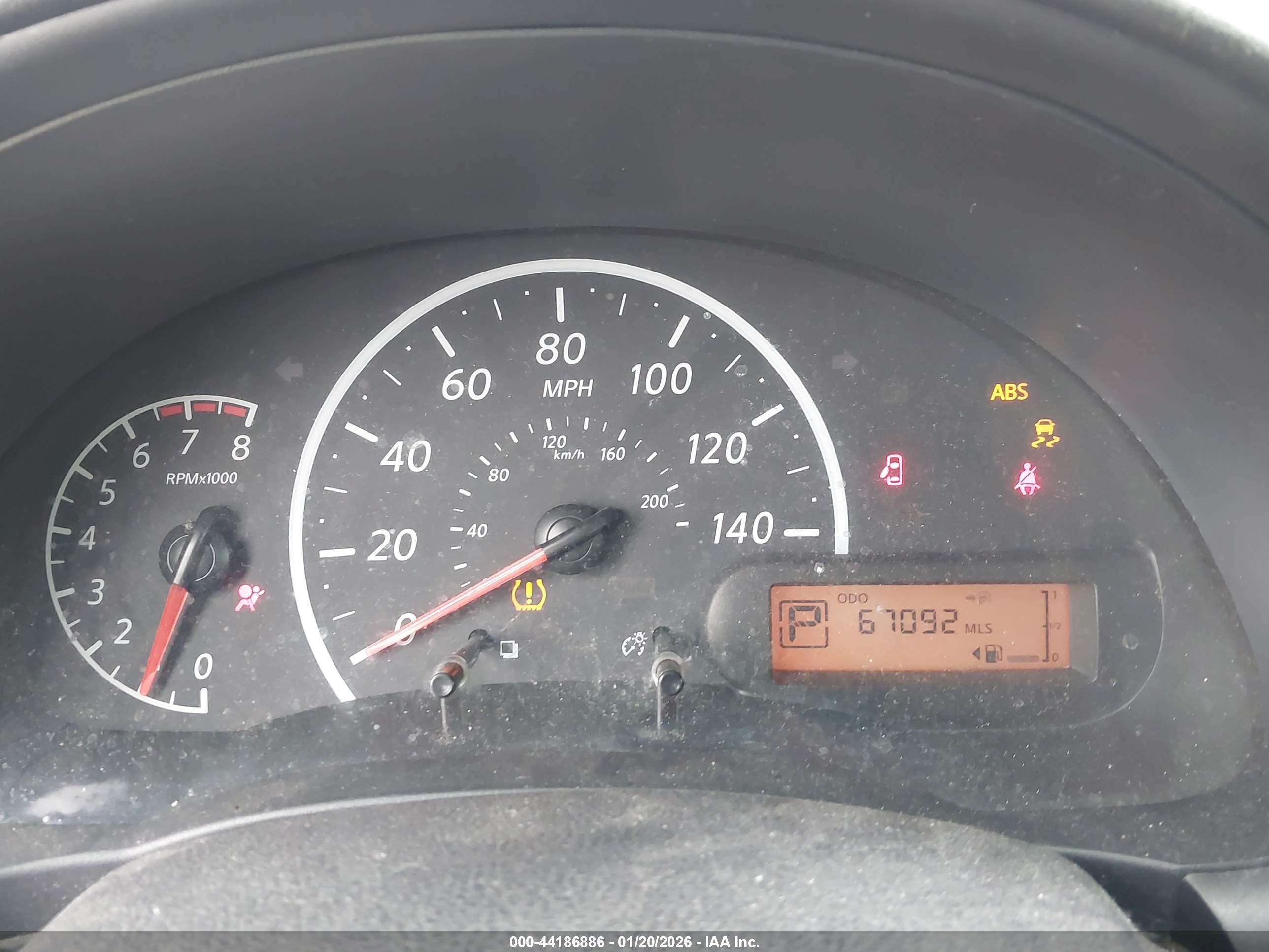 NISSAN VERSA image 7