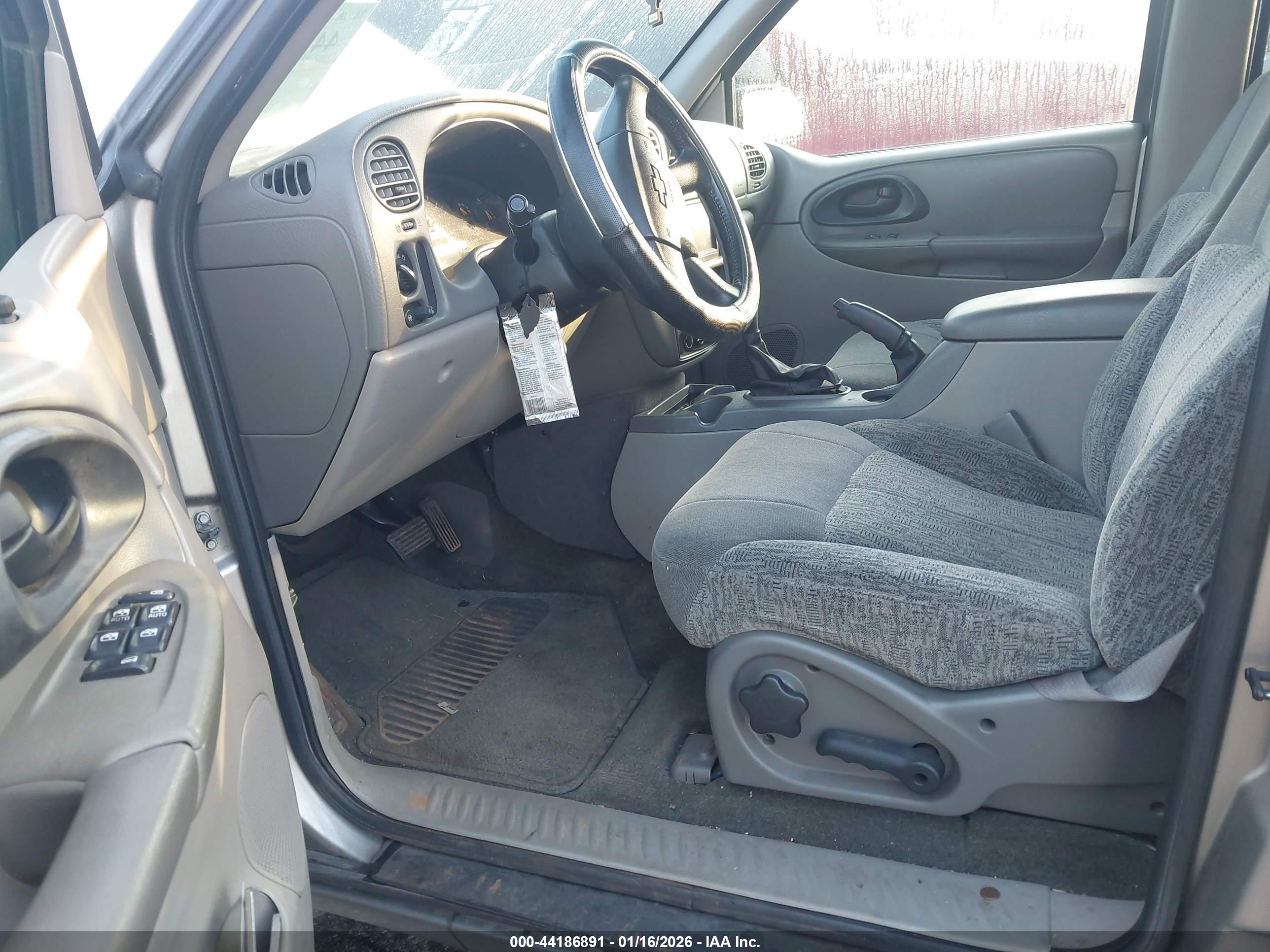 CHEVROLET TRAILBLAZER image 5