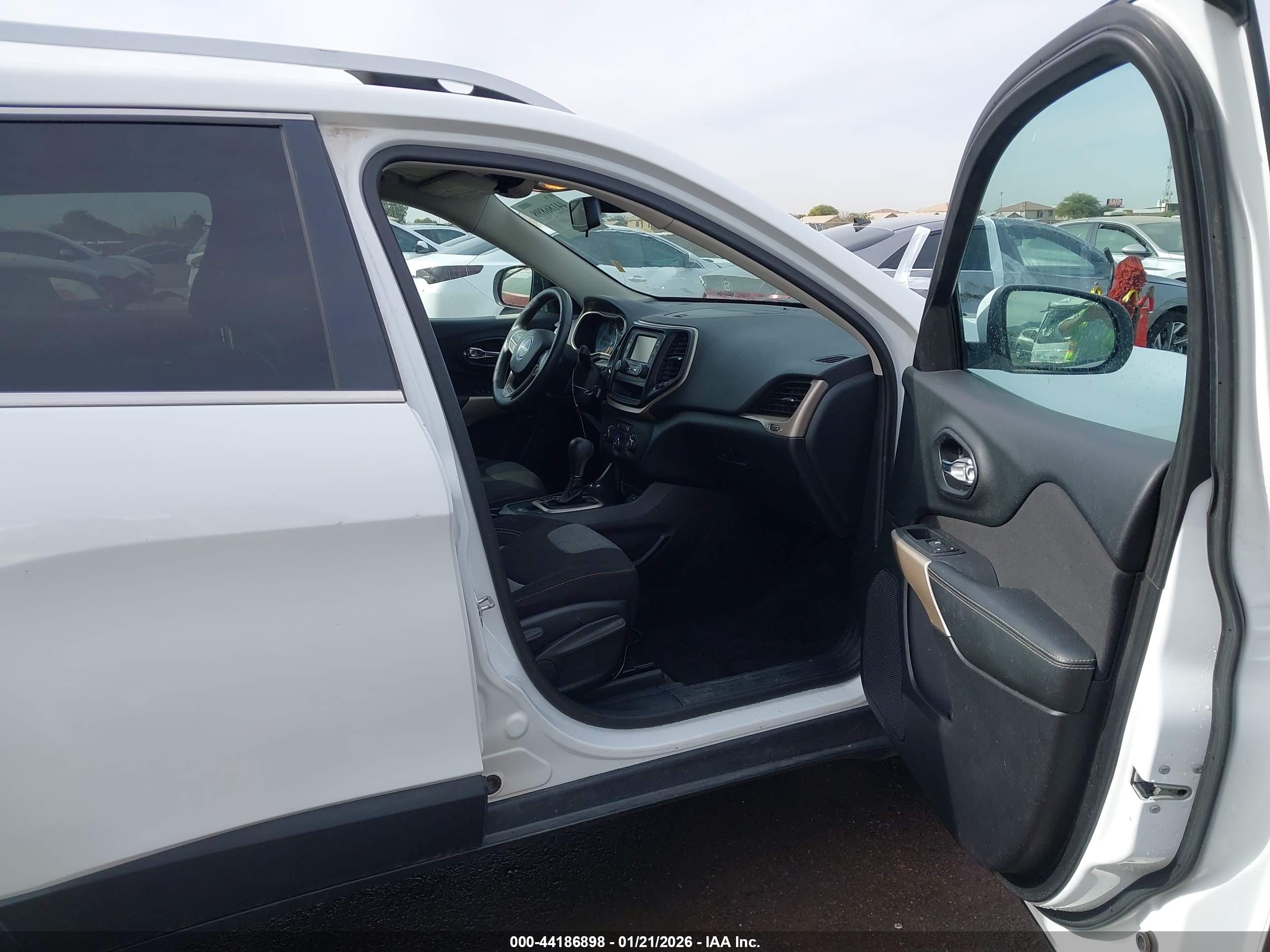 JEEP CHEROKEE image 5