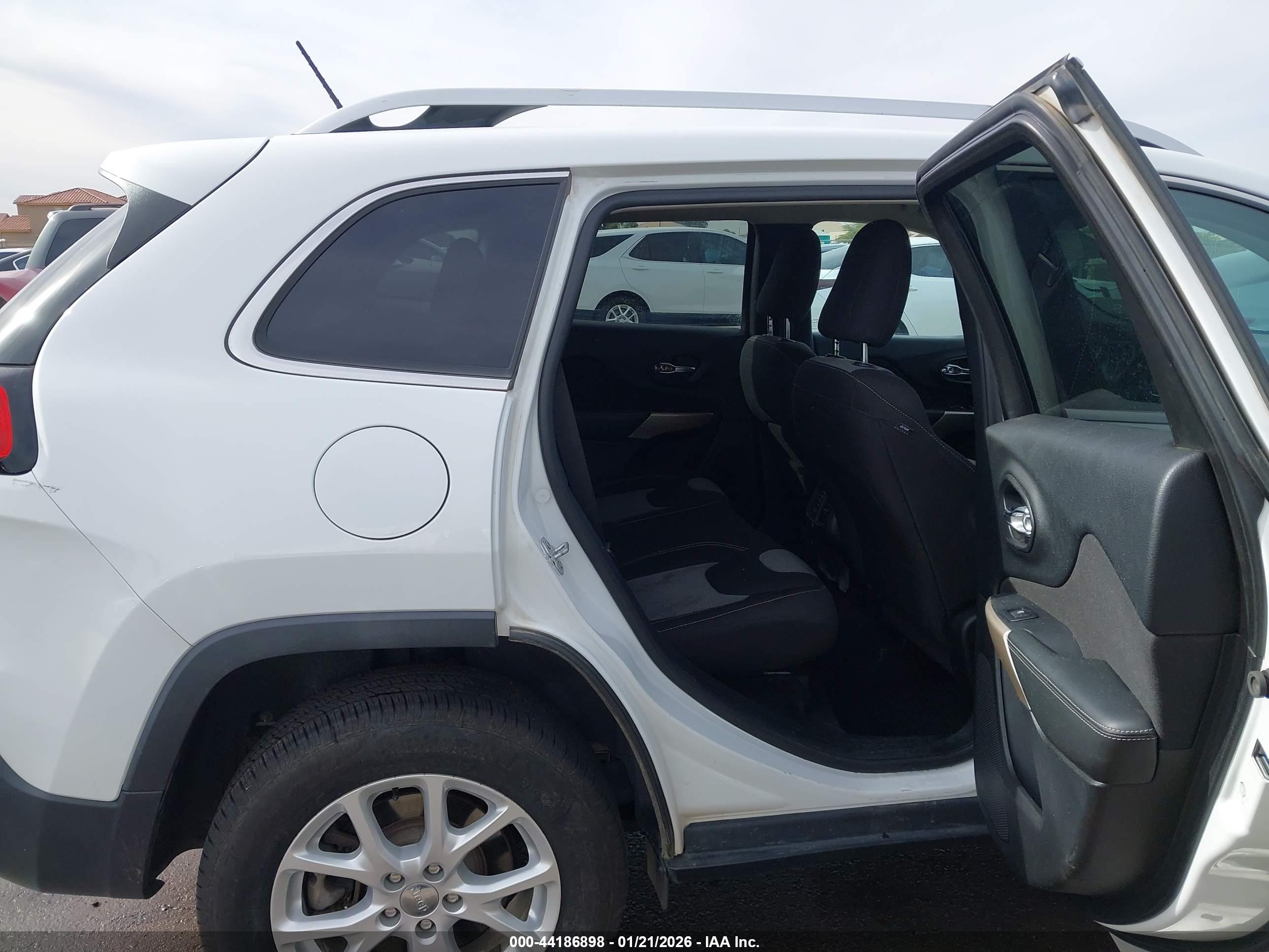 JEEP CHEROKEE image 8