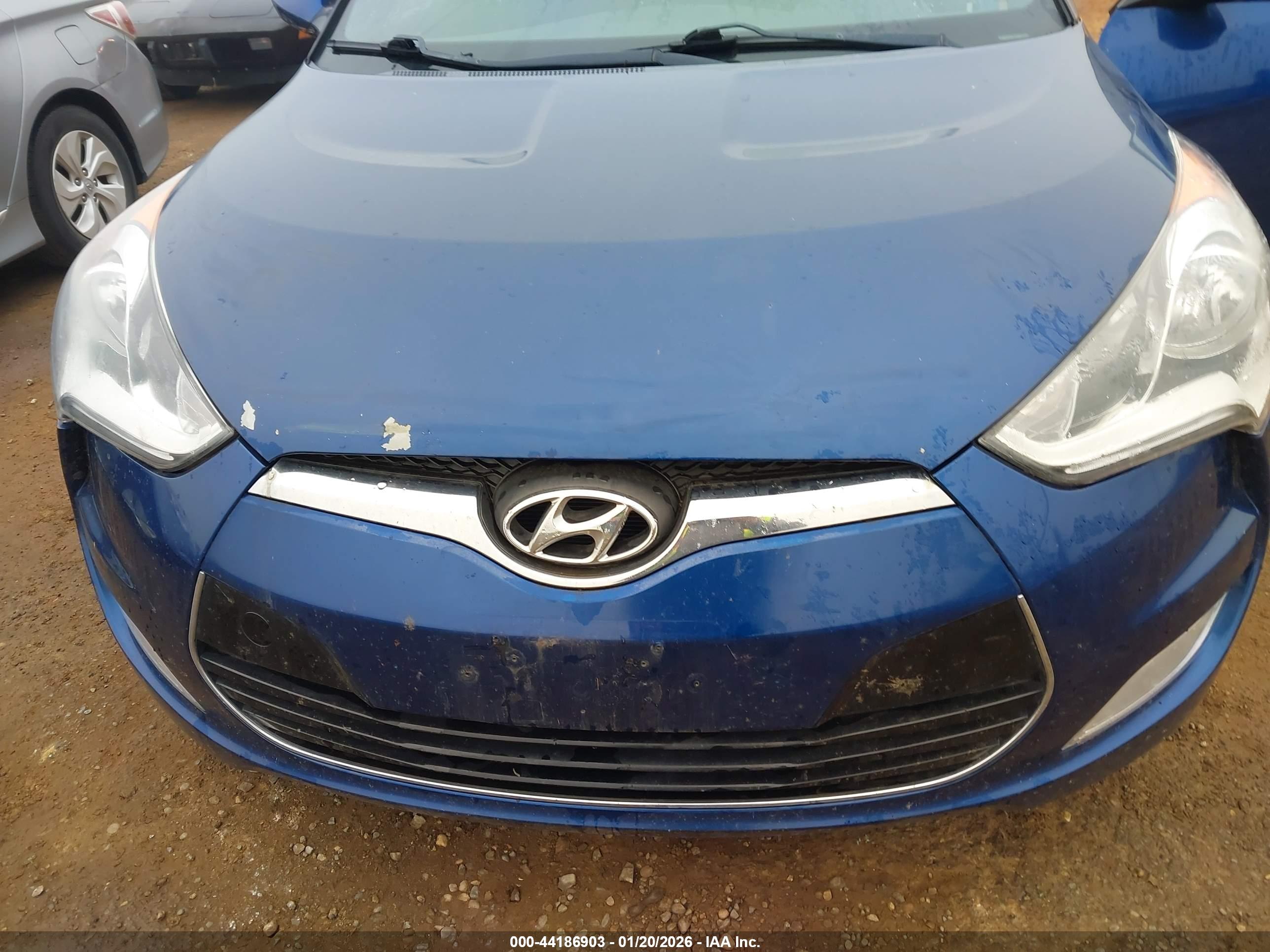 HYUNDAI VELOSTER image 6