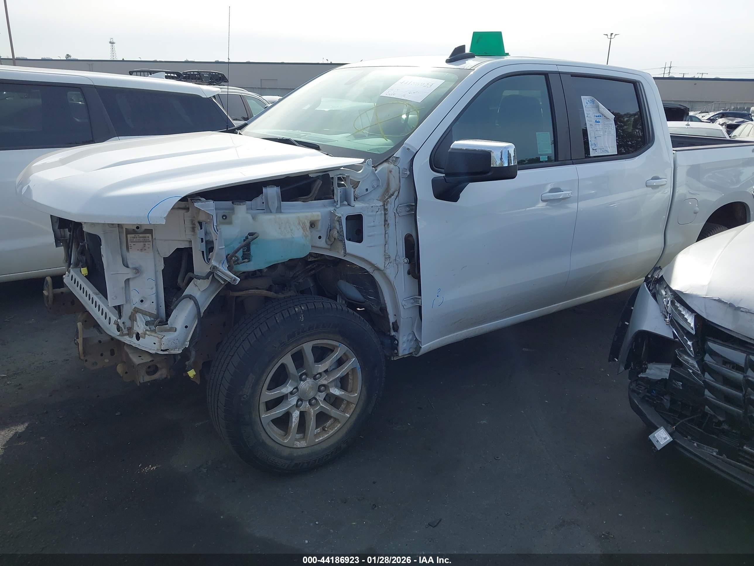 CHEVROLET SILVERADO image 2