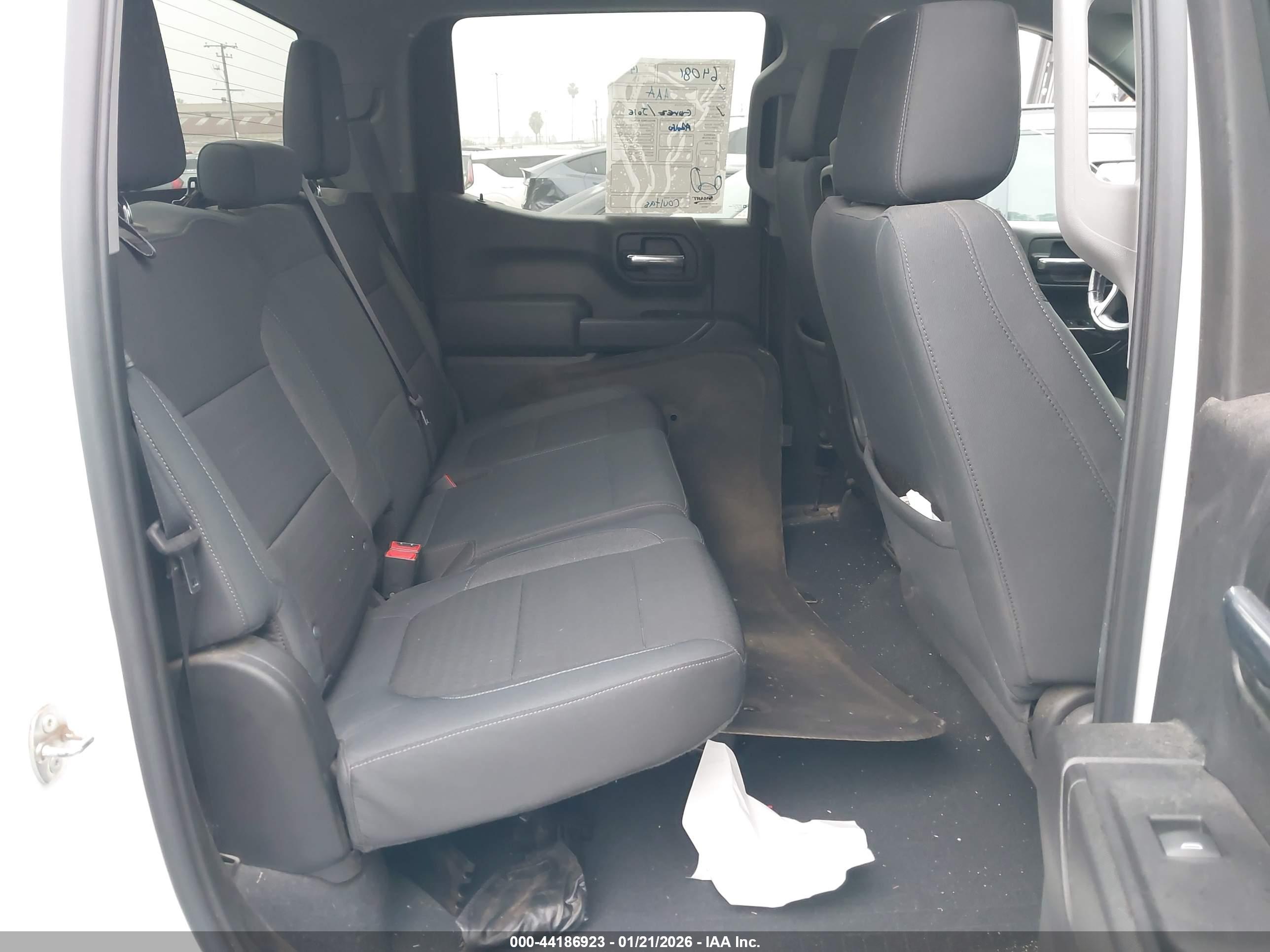 CHEVROLET SILVERADO image 8