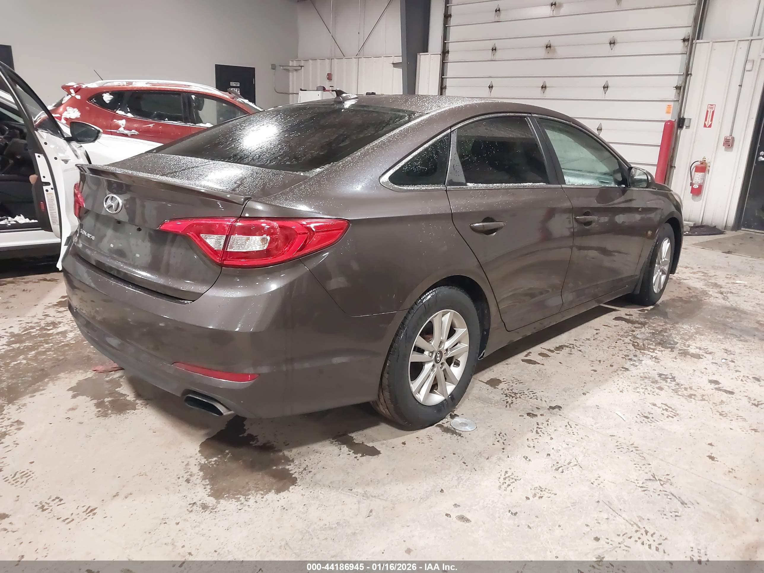 HYUNDAI SONATA image 4