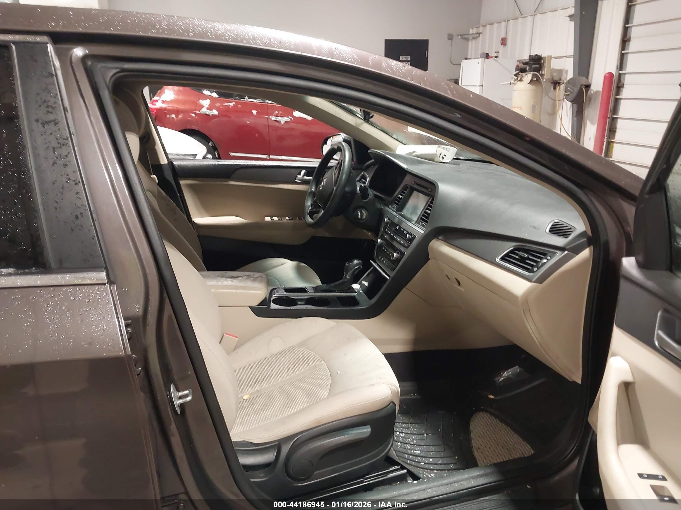 HYUNDAI SONATA image 5