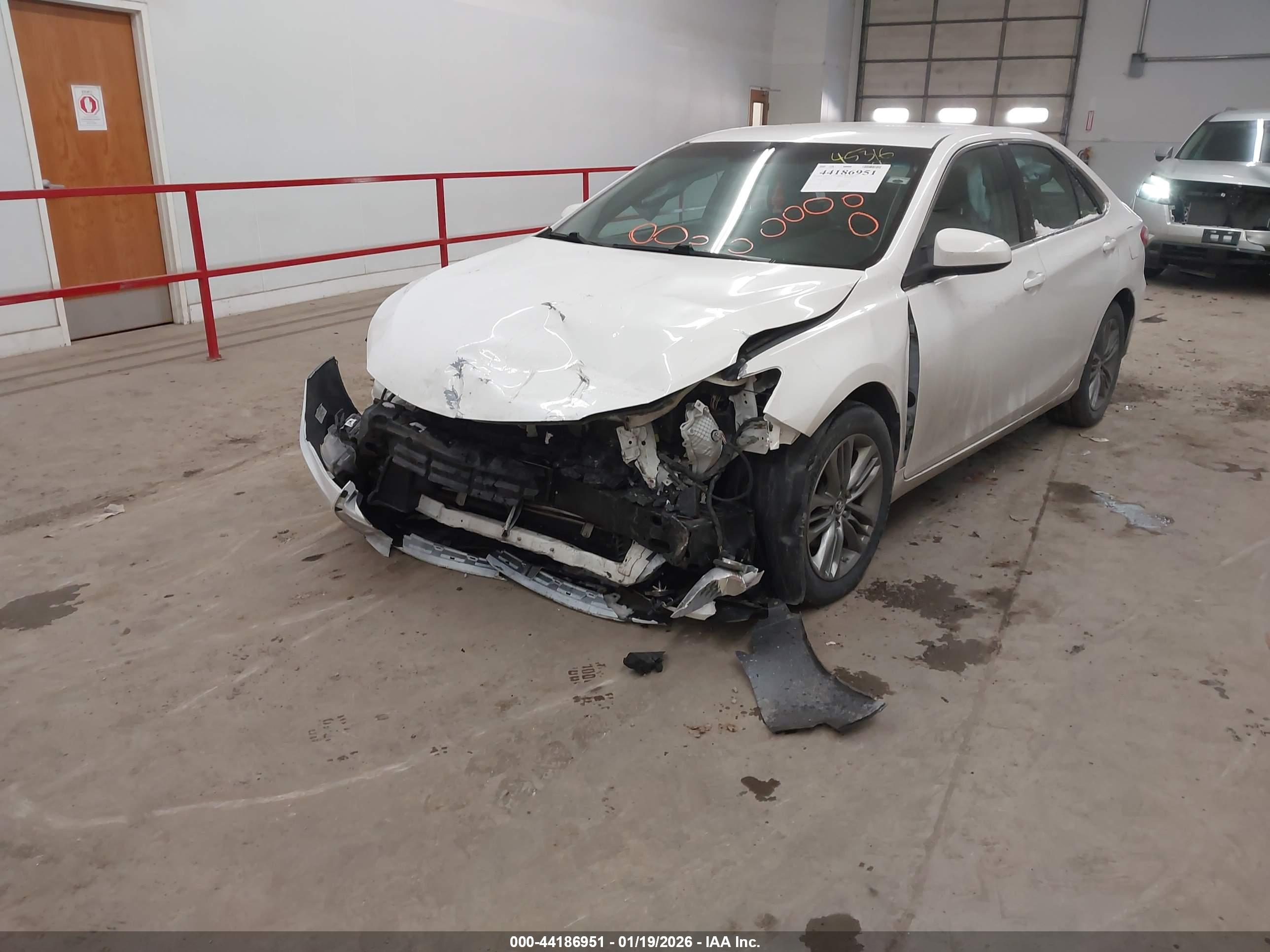 TOYOTA CAMRY image 2