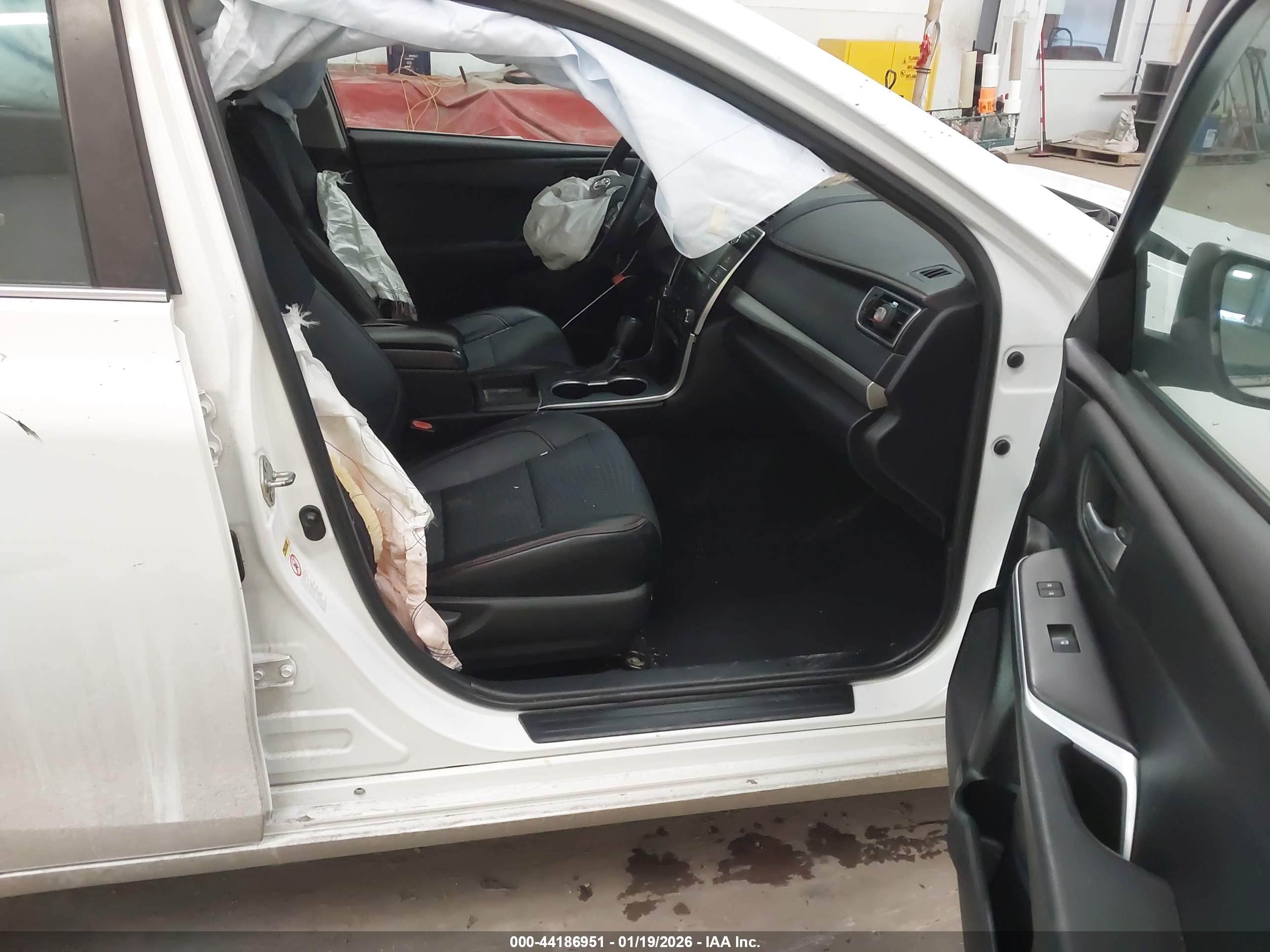TOYOTA CAMRY image 5