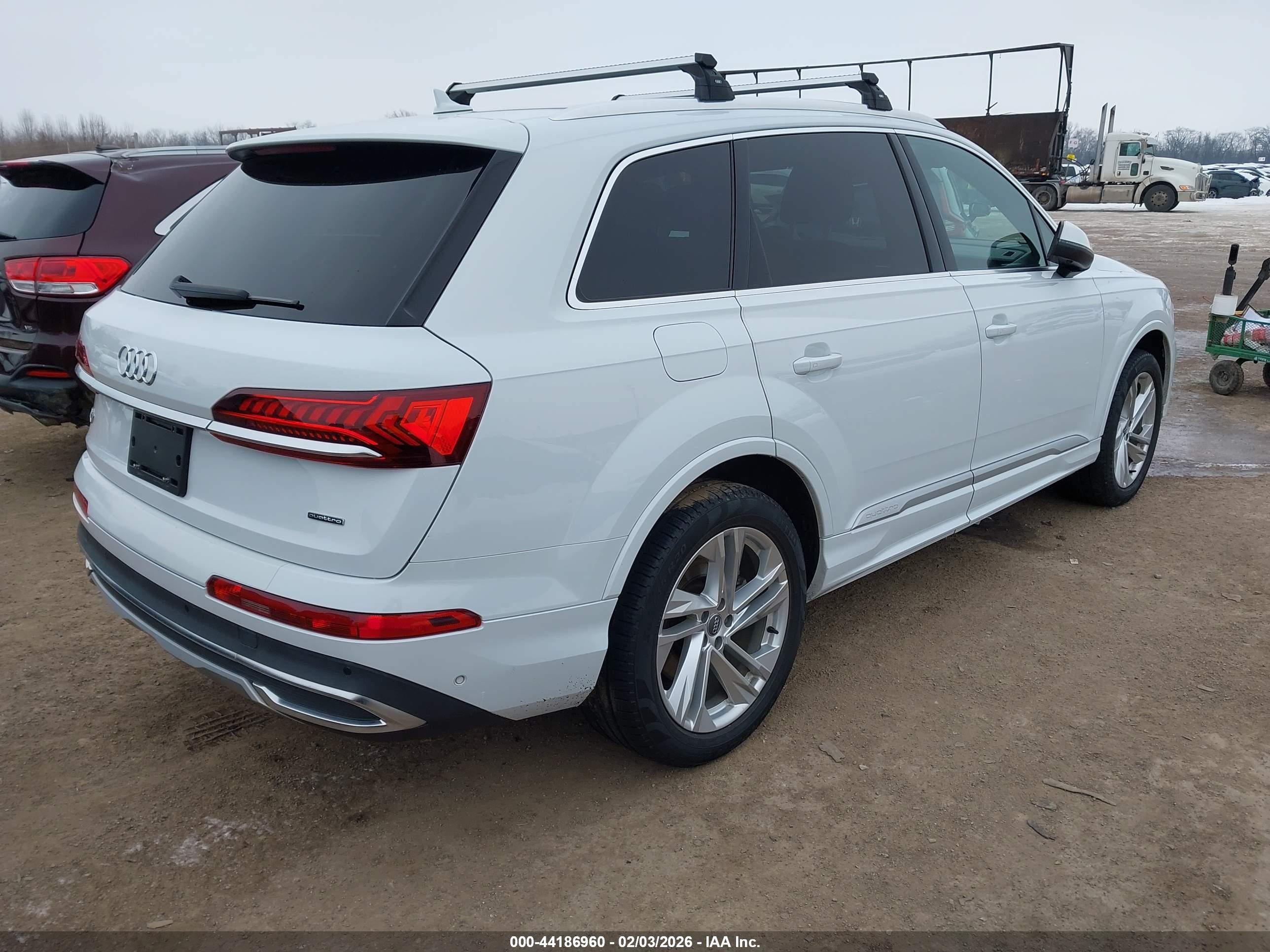 AUDI Q7 image 4