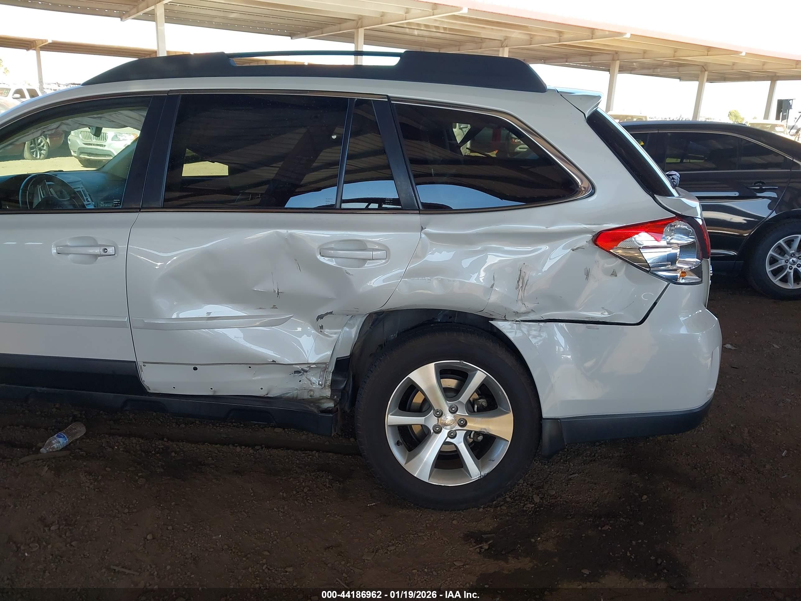 SUBARU OUTBACK image 6