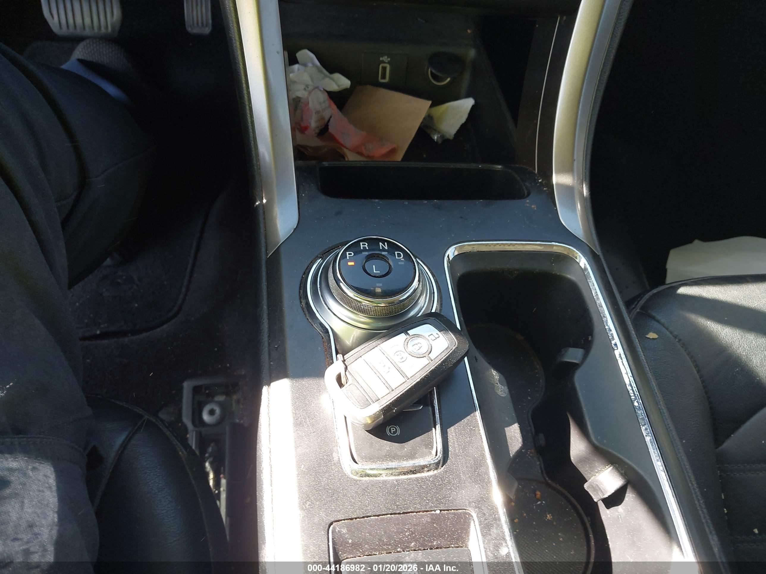 FORD FUSION image 11