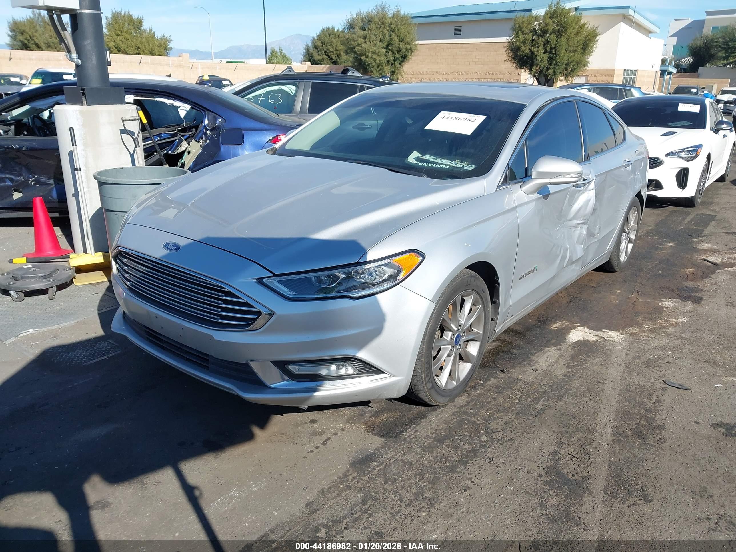 FORD FUSION image 2