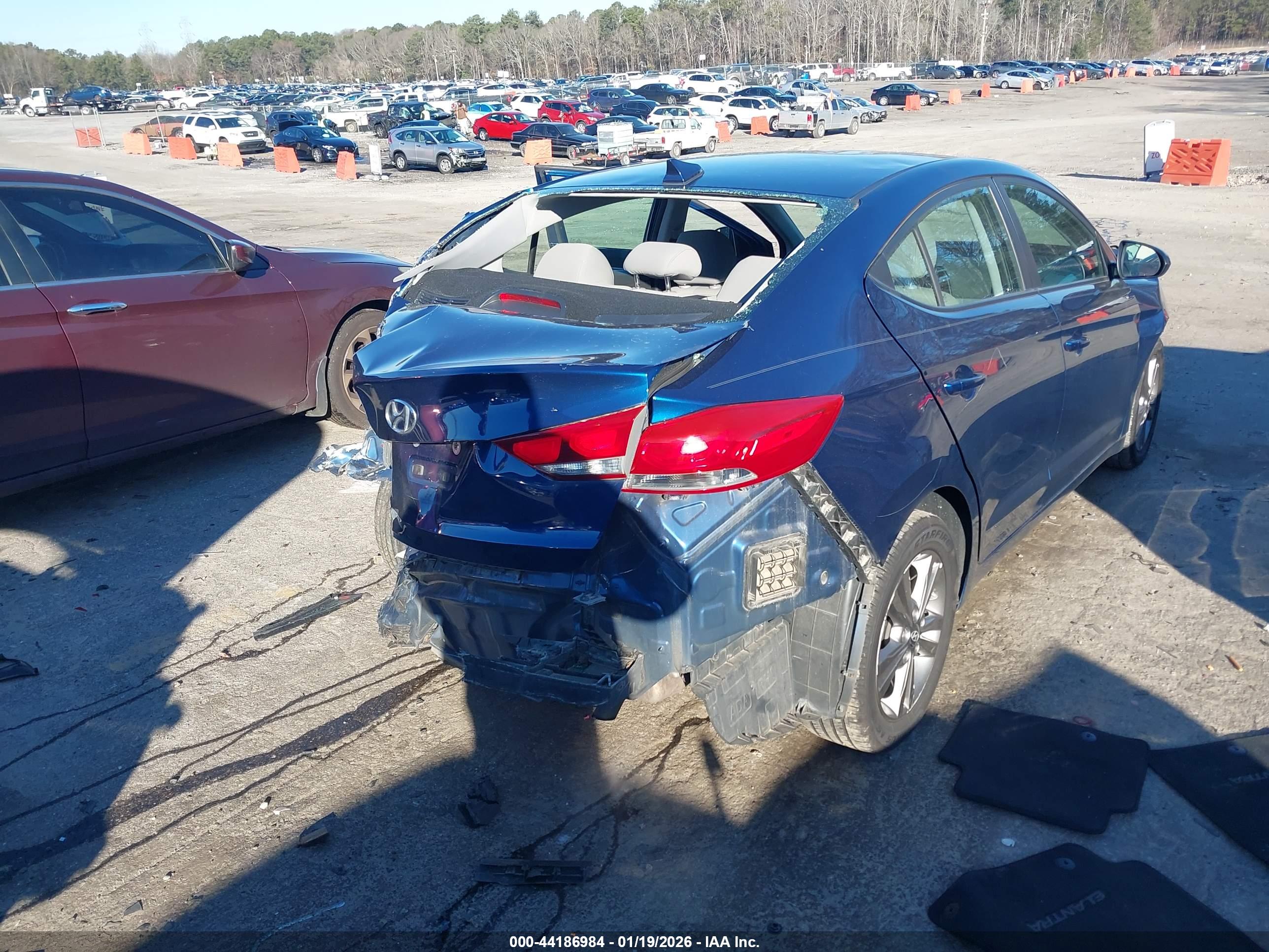 HYUNDAI ELANTRA image 6