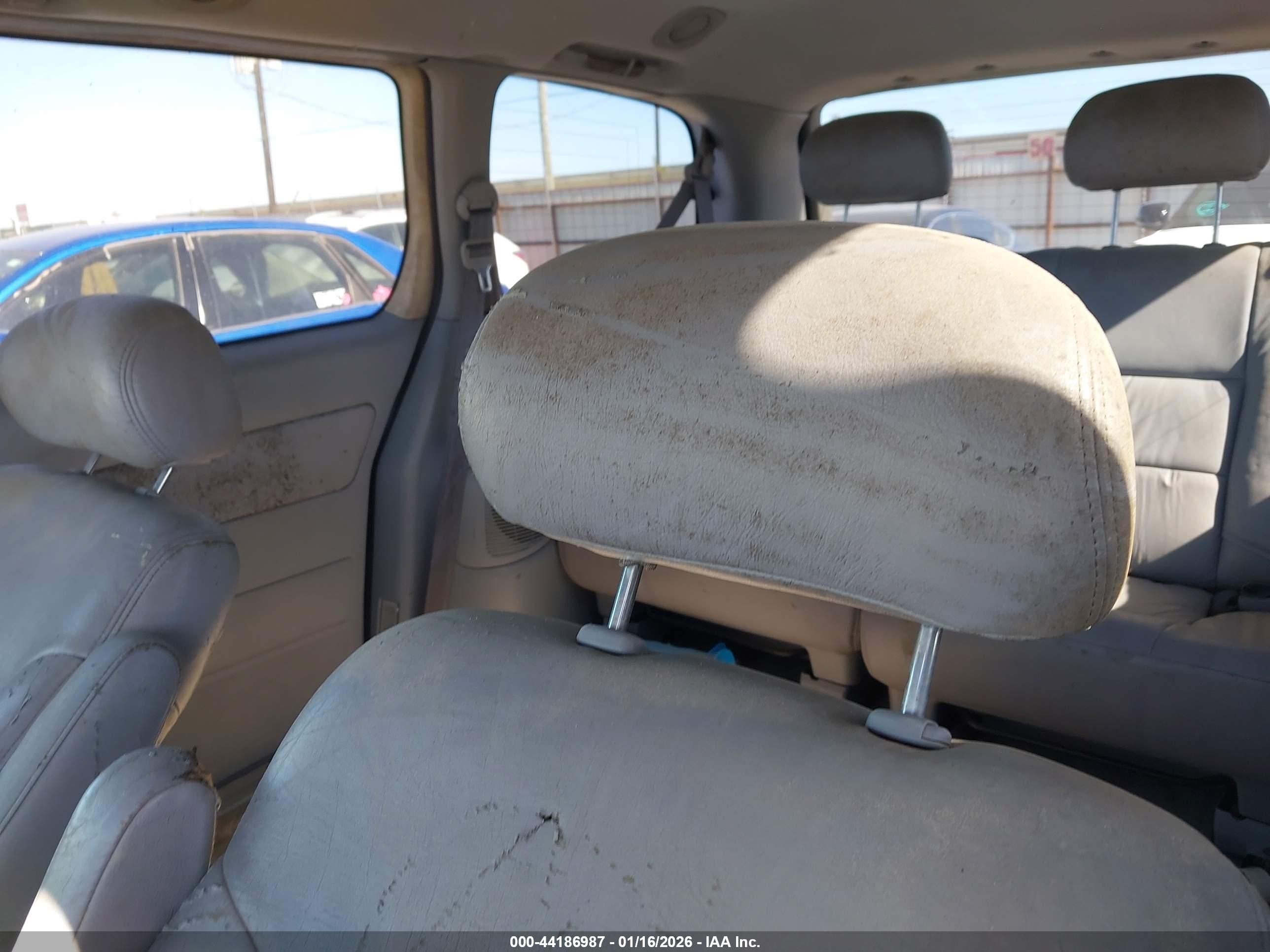 TOYOTA SIENNA image 6