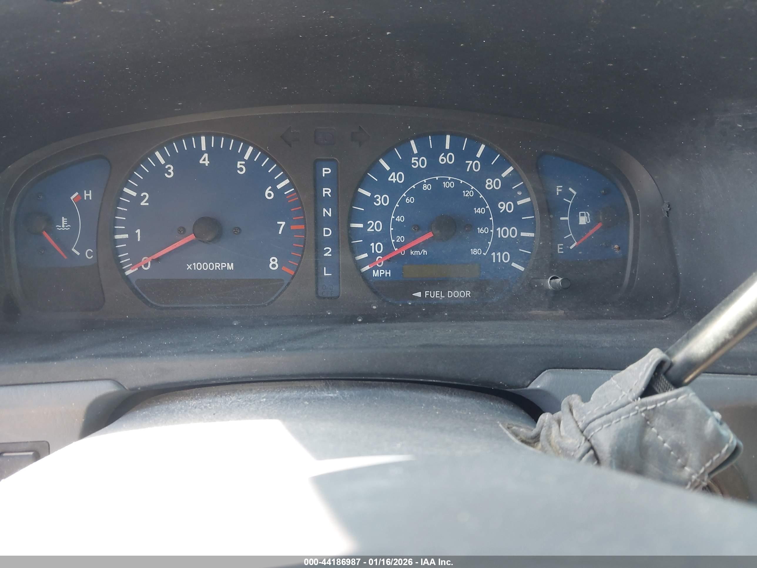 TOYOTA SIENNA image 7