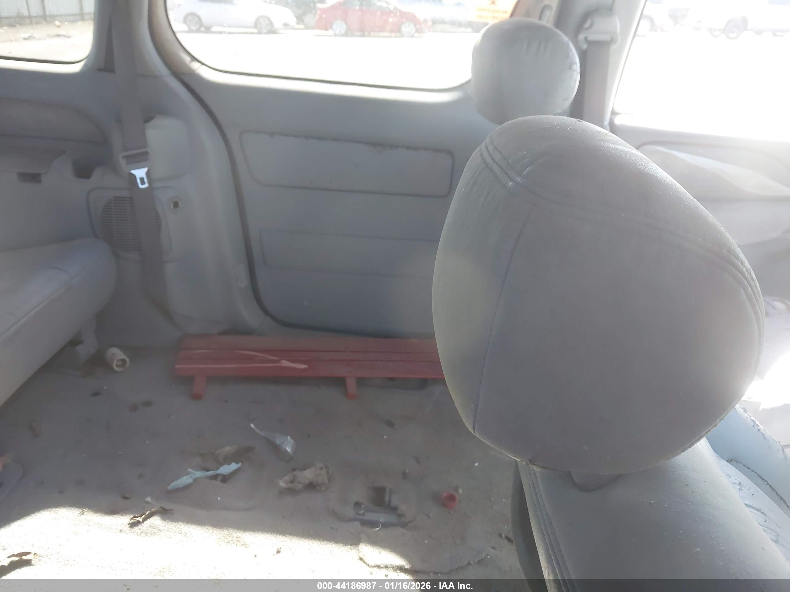 TOYOTA SIENNA image 8