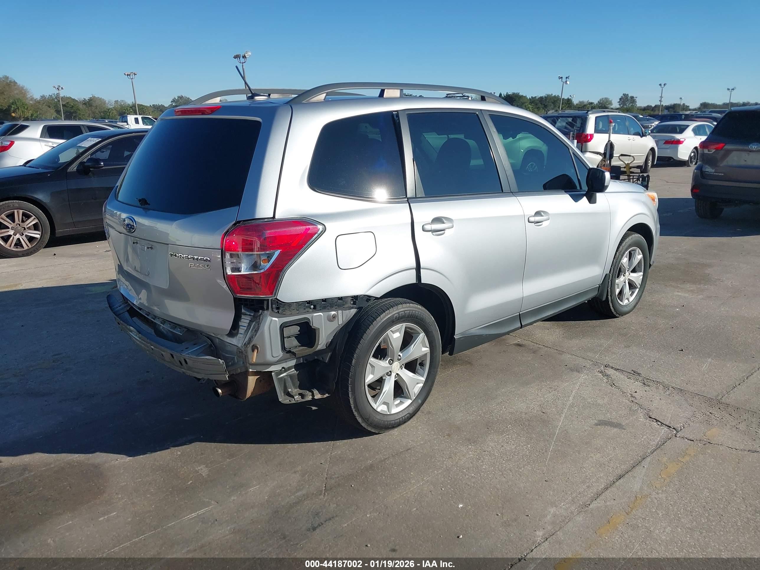 SUBARU FORESTER image 4