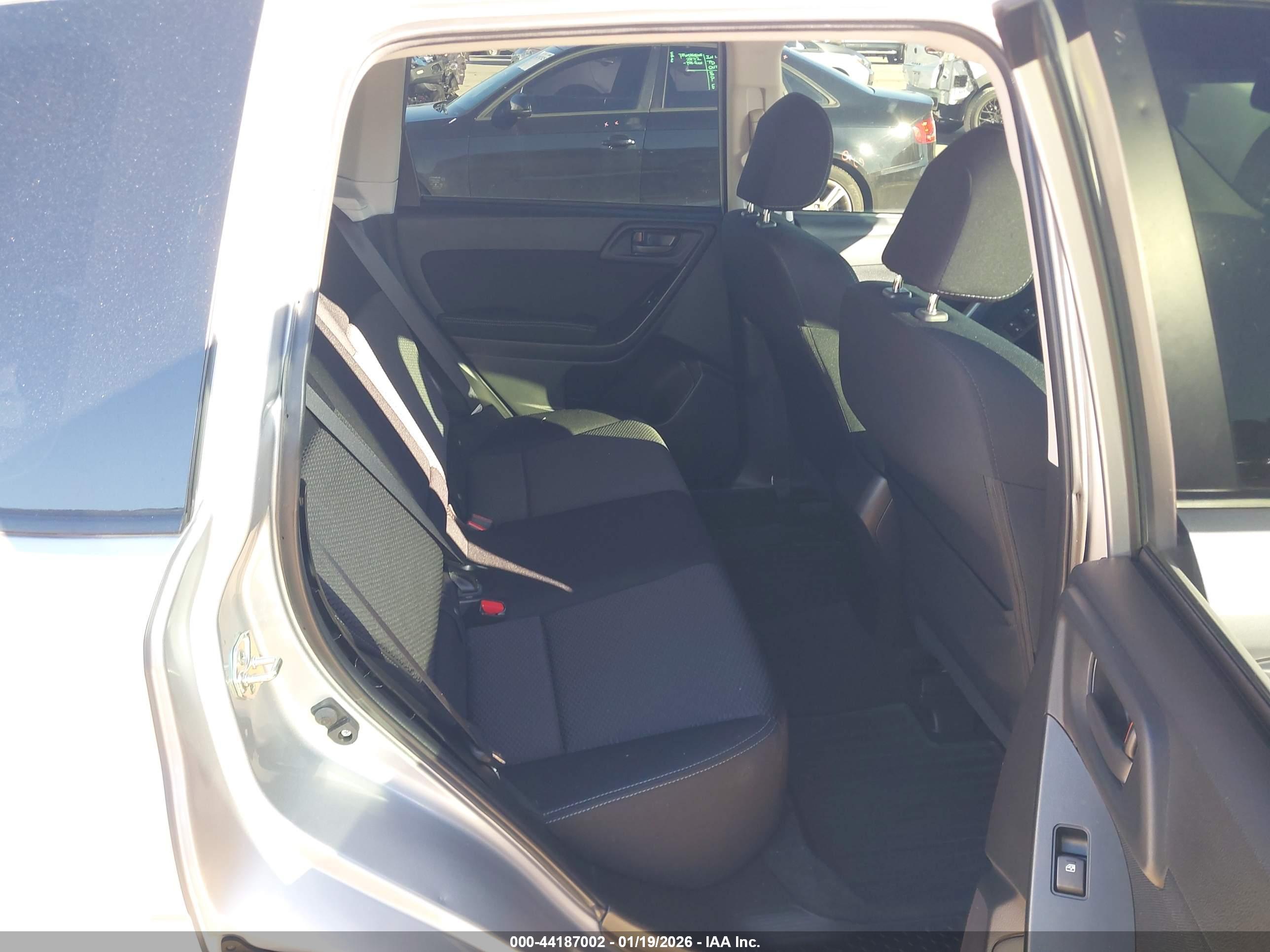 SUBARU FORESTER image 8