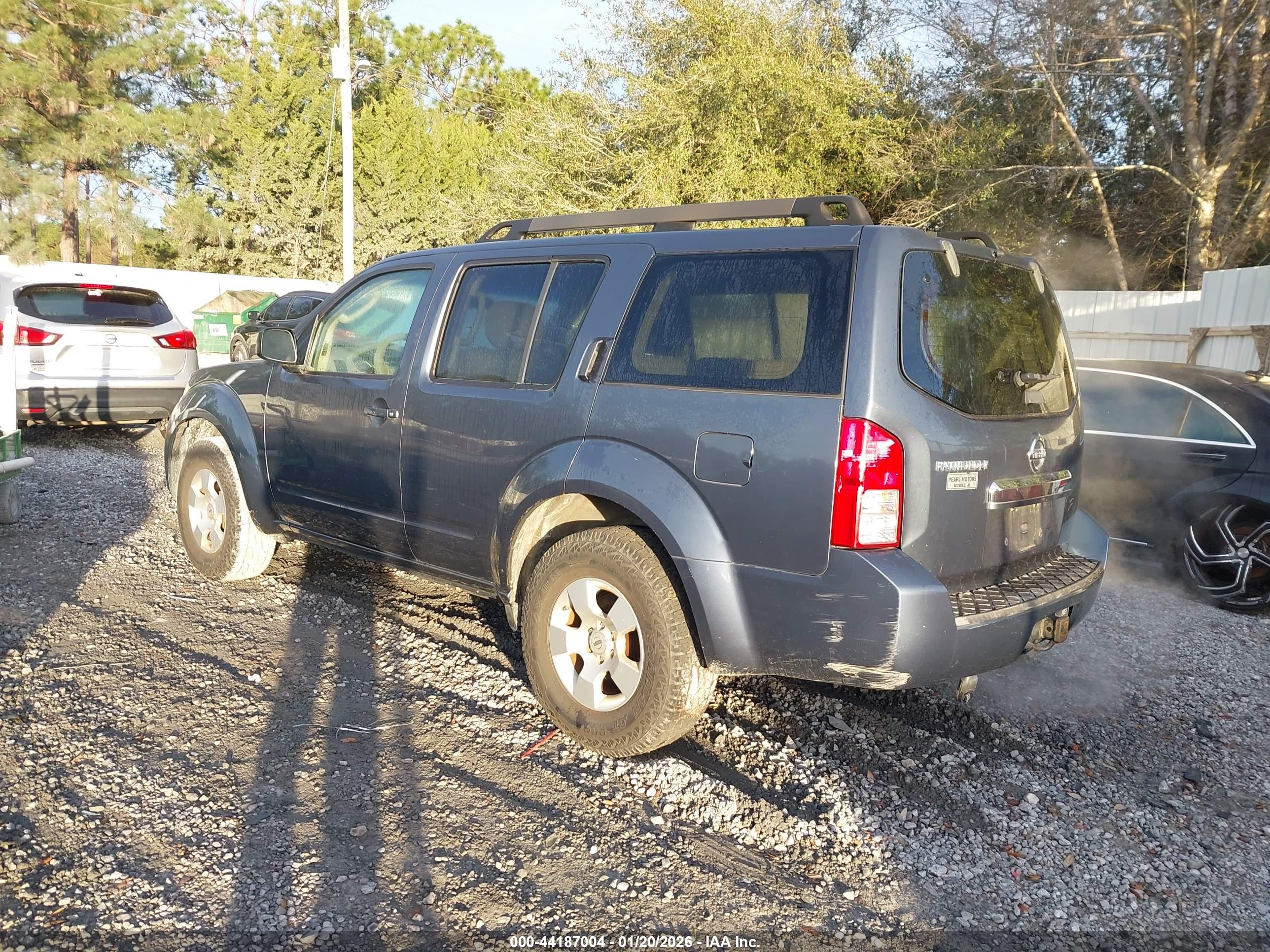 NISSAN PATHFINDER image 3