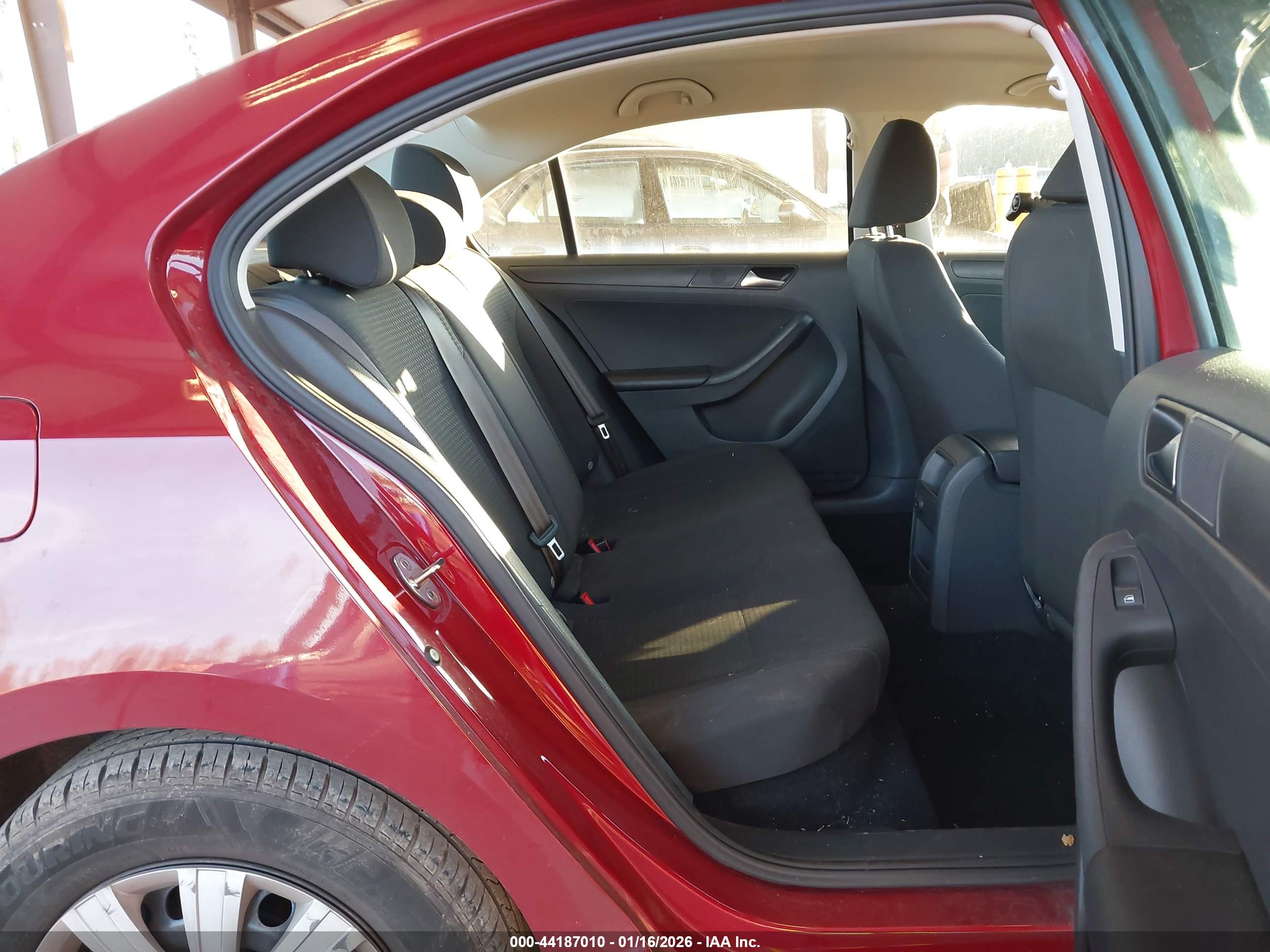 VOLKSWAGEN JETTA image 8