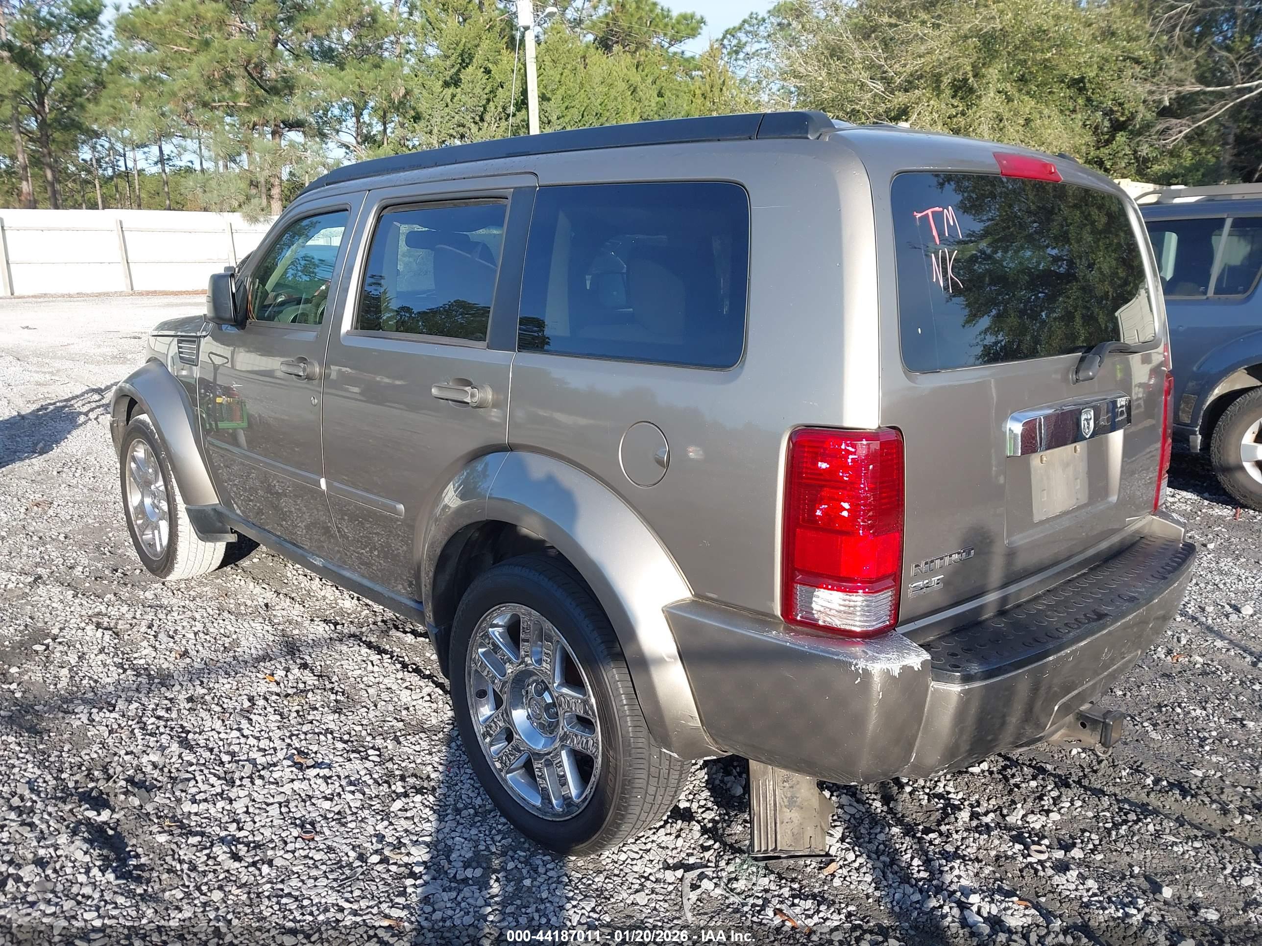 DODGE NITRO image 3