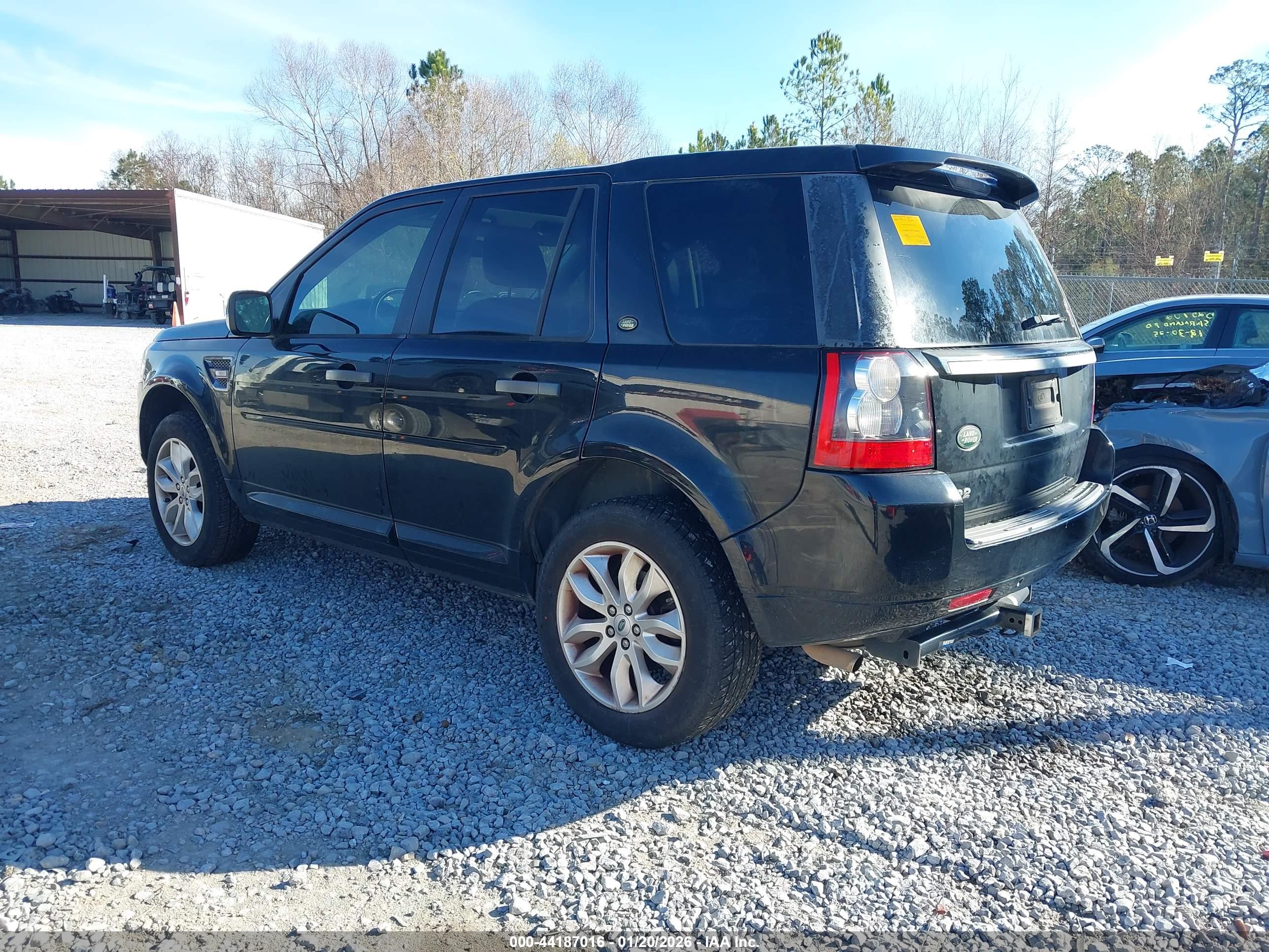LAND ROVER image 3
