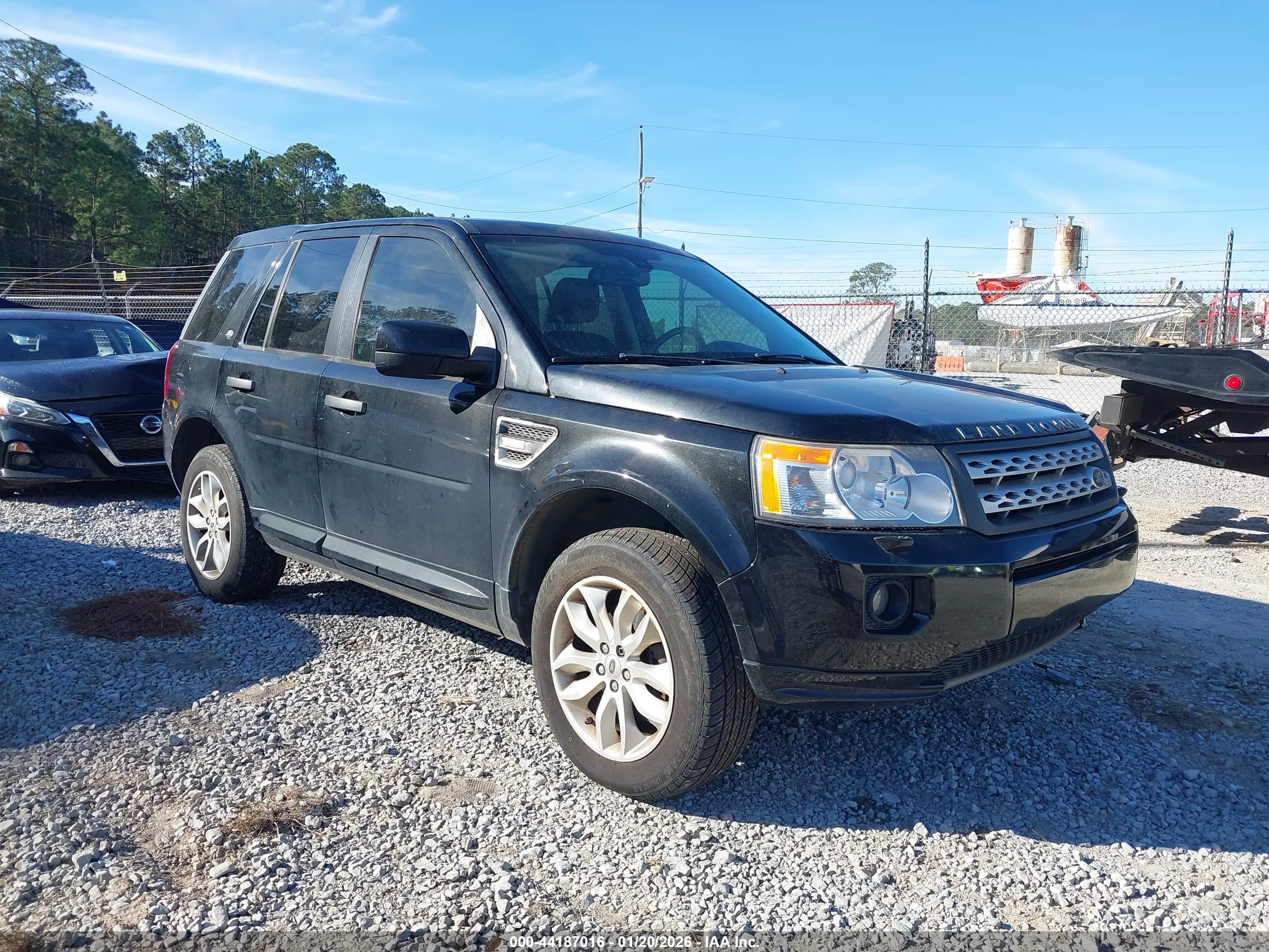 LAND ROVER image 6