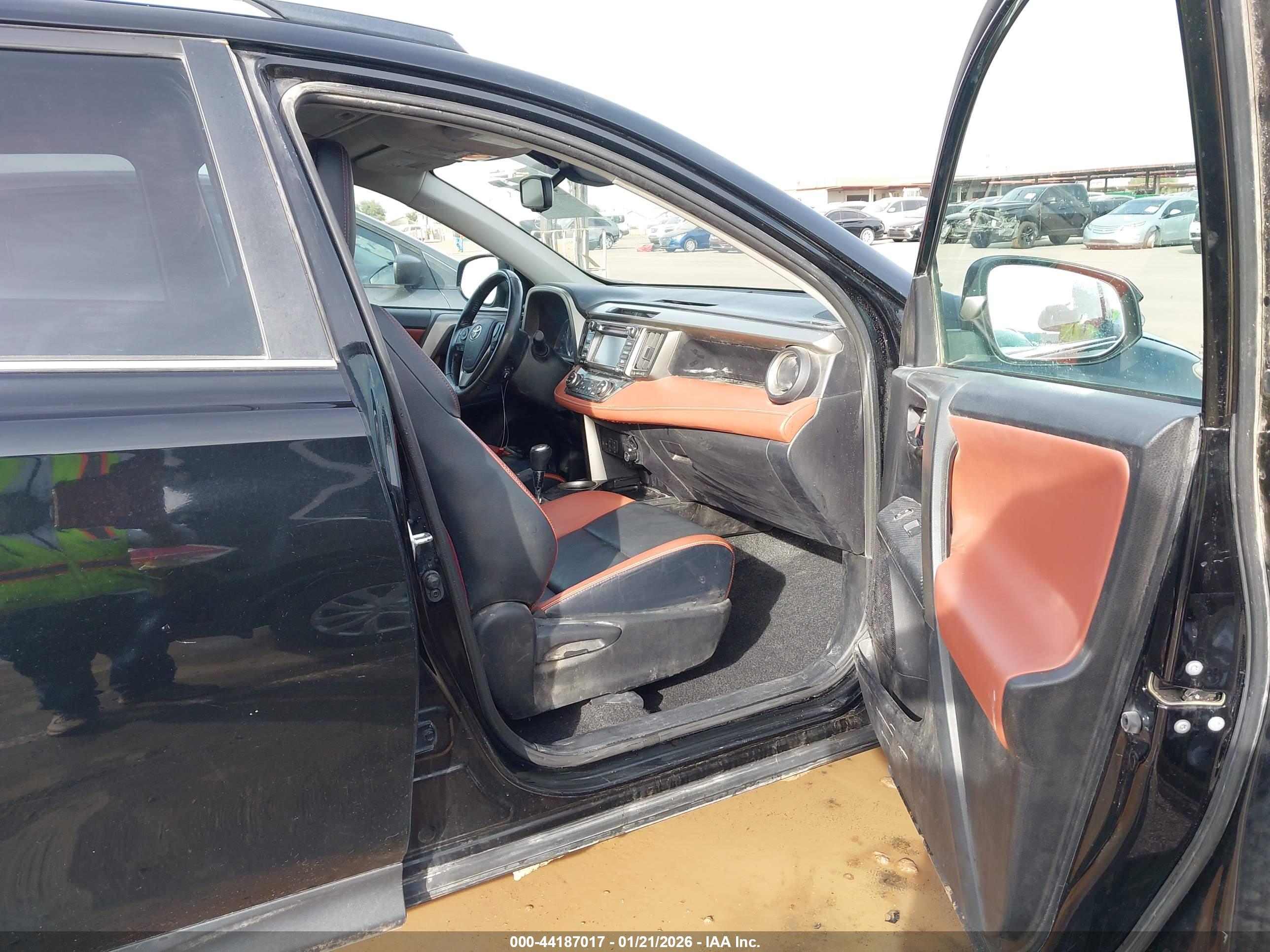 TOYOTA RAV4 image 5