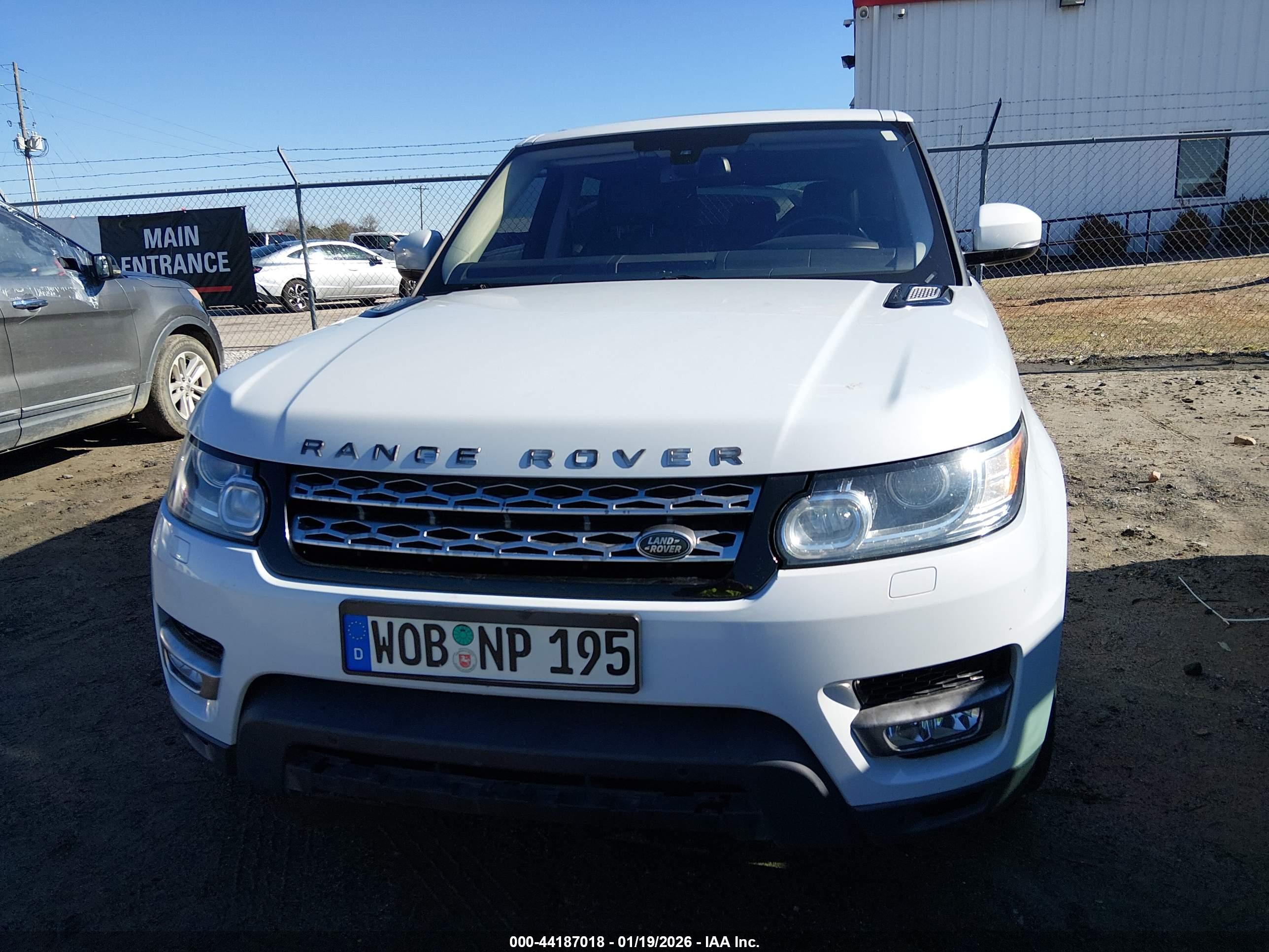 LAND ROVER image 6
