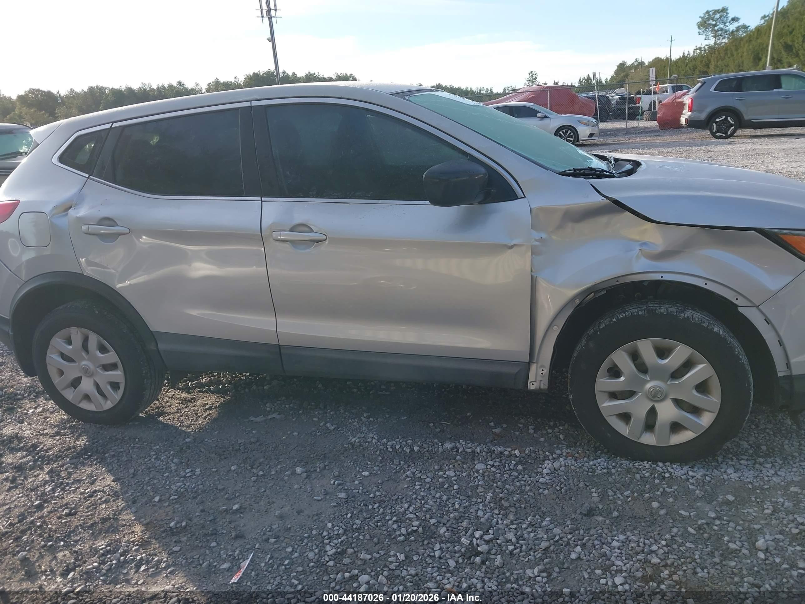 NISSAN ROGUE image 6