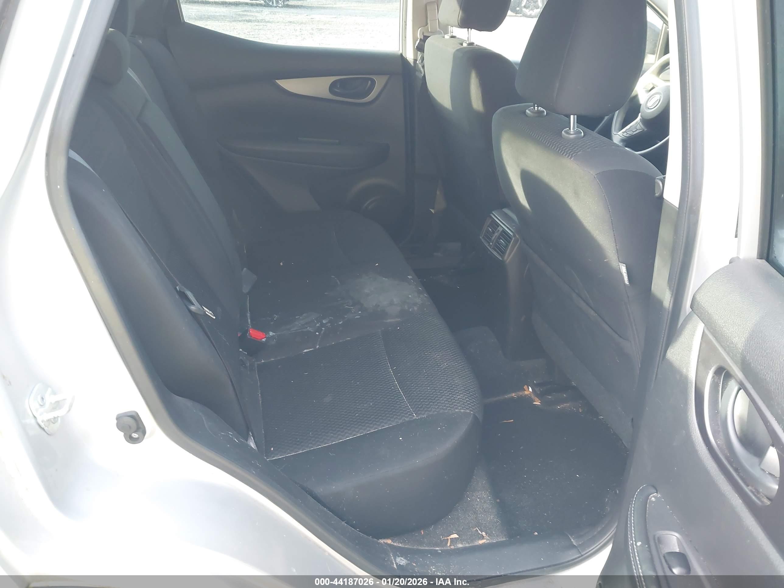 NISSAN ROGUE image 8