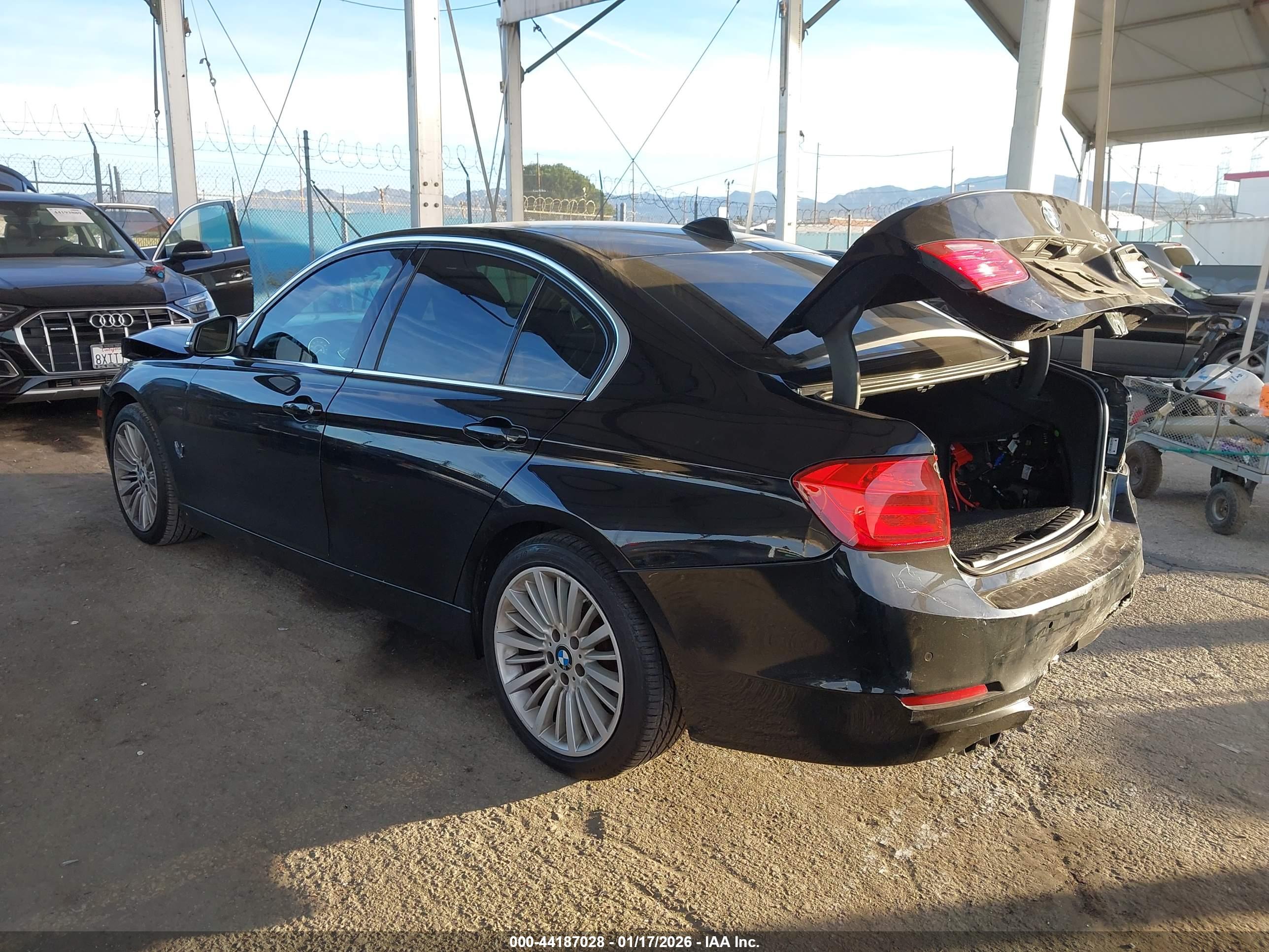 BMW 328I image 3