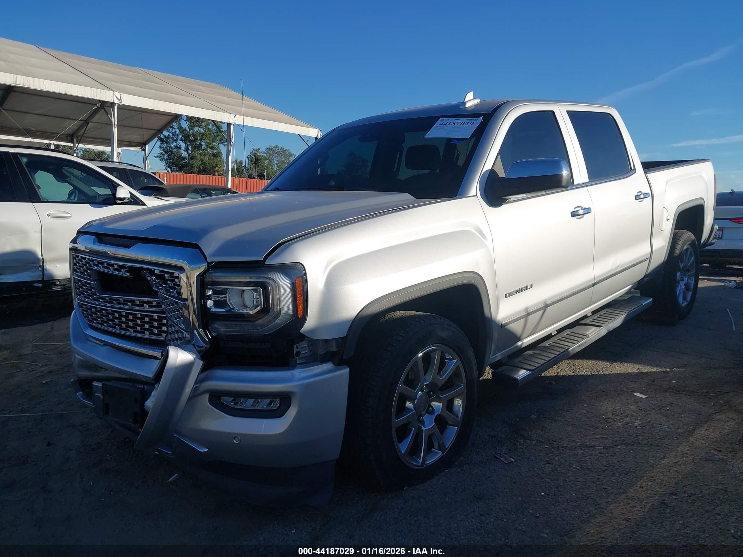 GMC SIERRA image 2