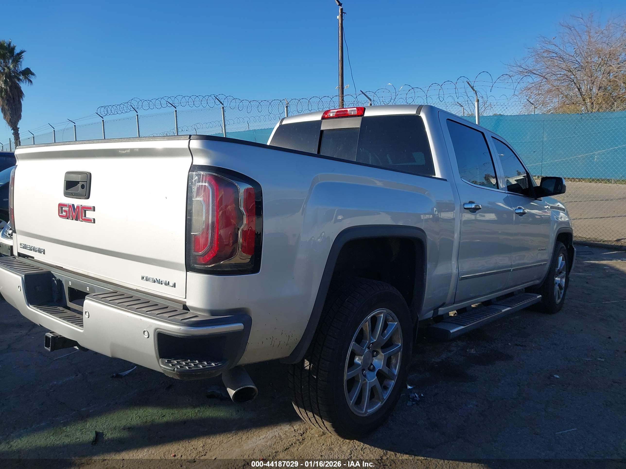 GMC SIERRA image 4