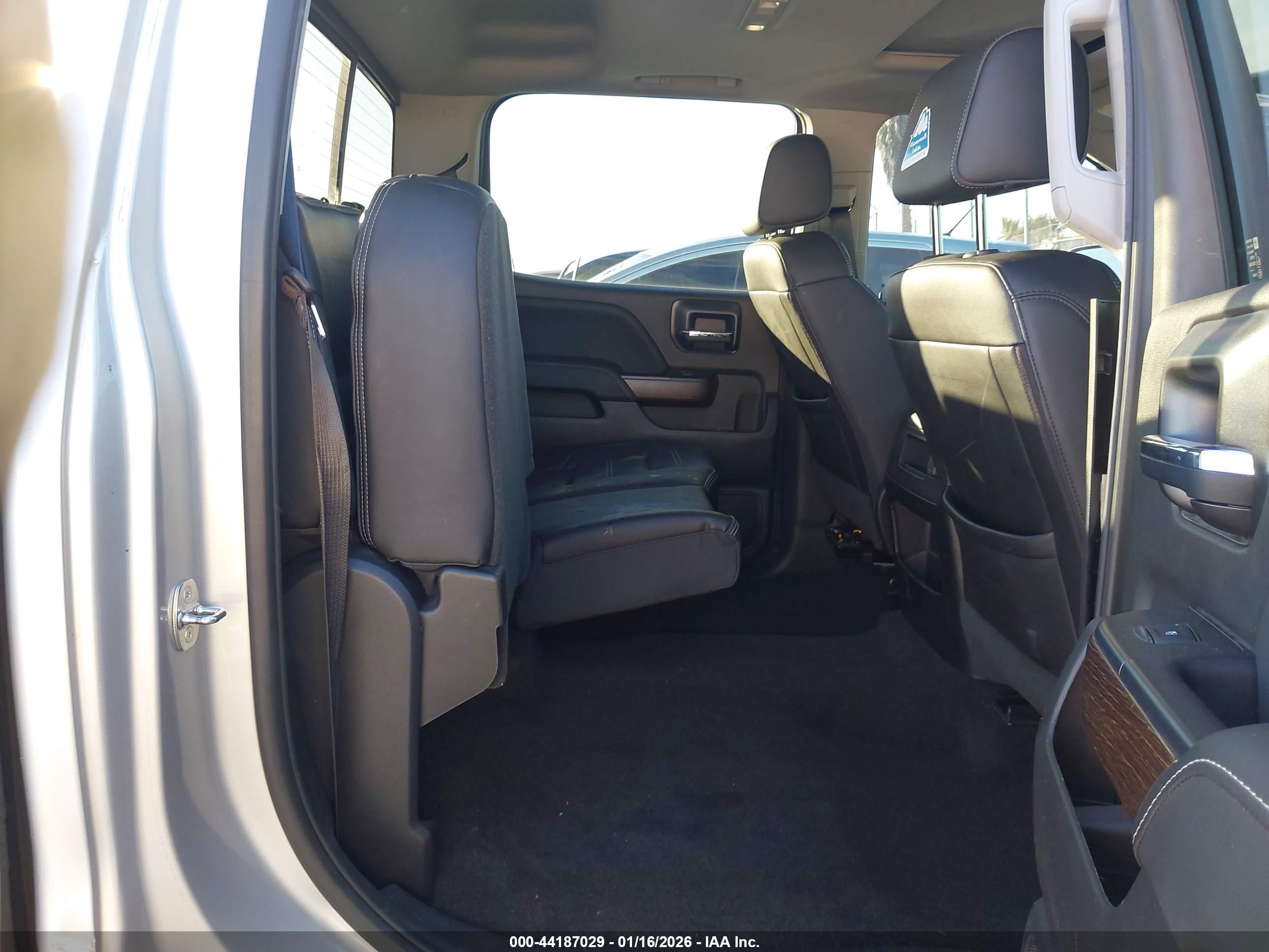 GMC SIERRA image 8