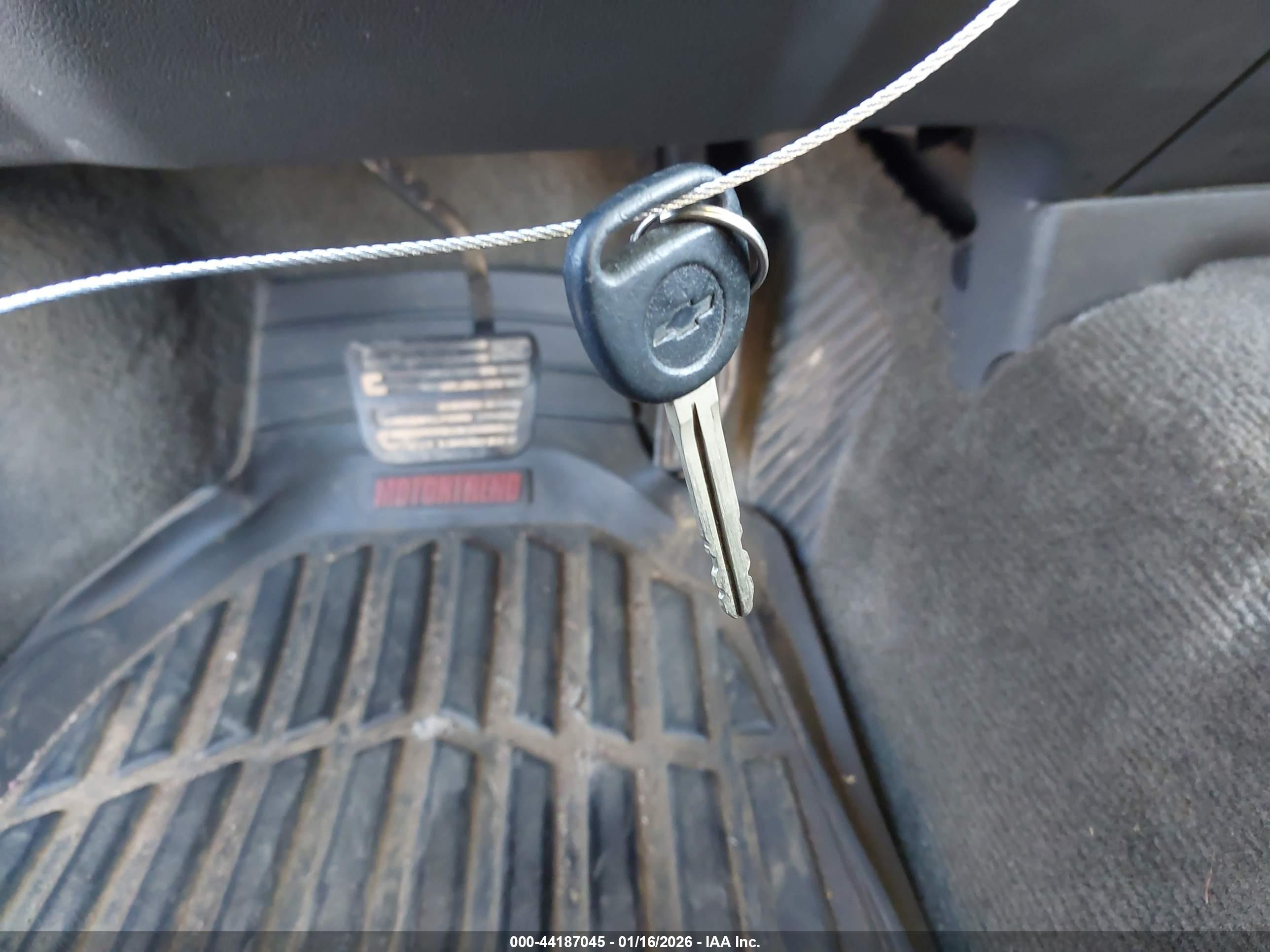 CHEVROLET COLORADO image 11